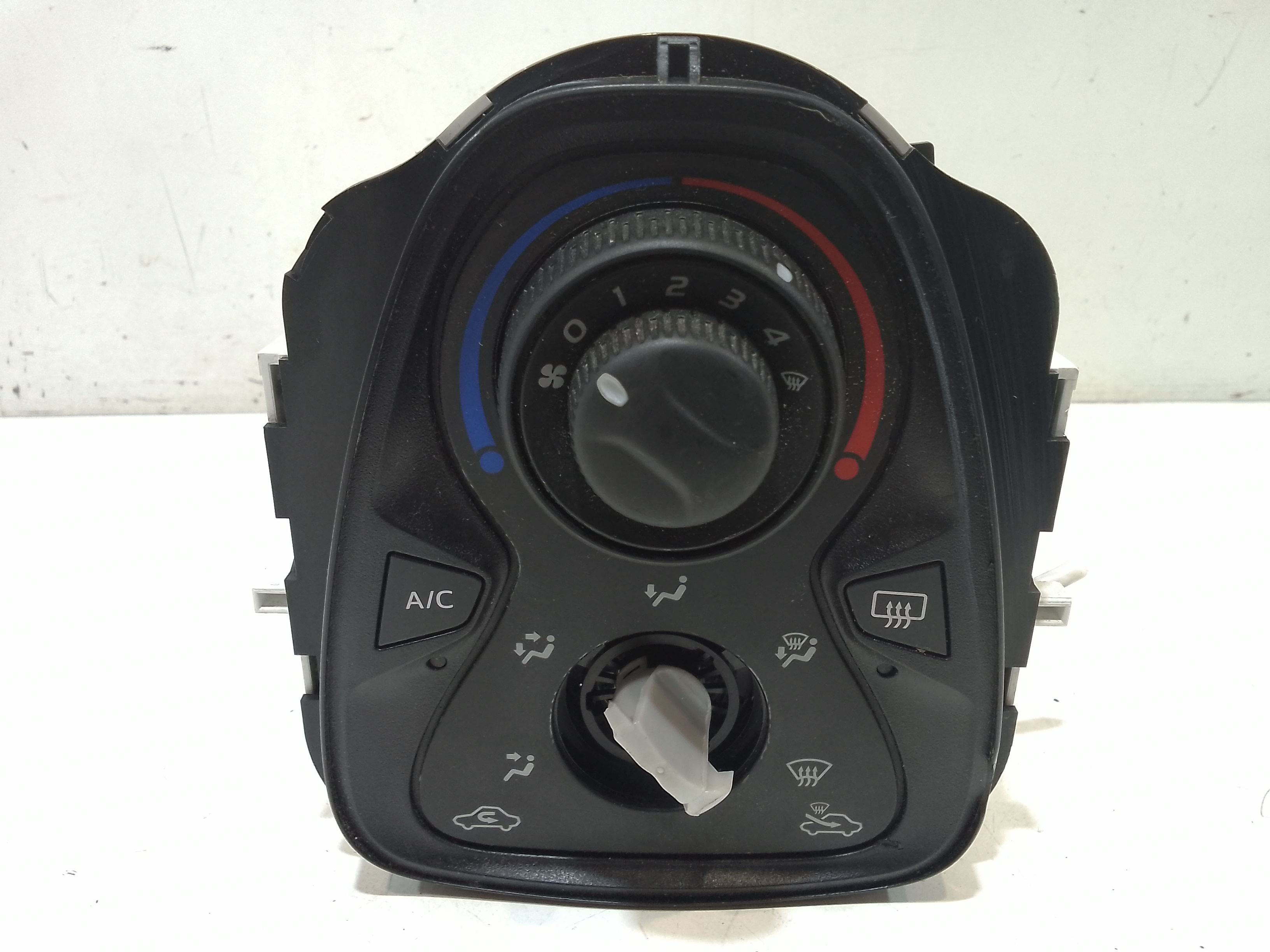 Blocco Comando Climatizzazione 1611305980 Usato