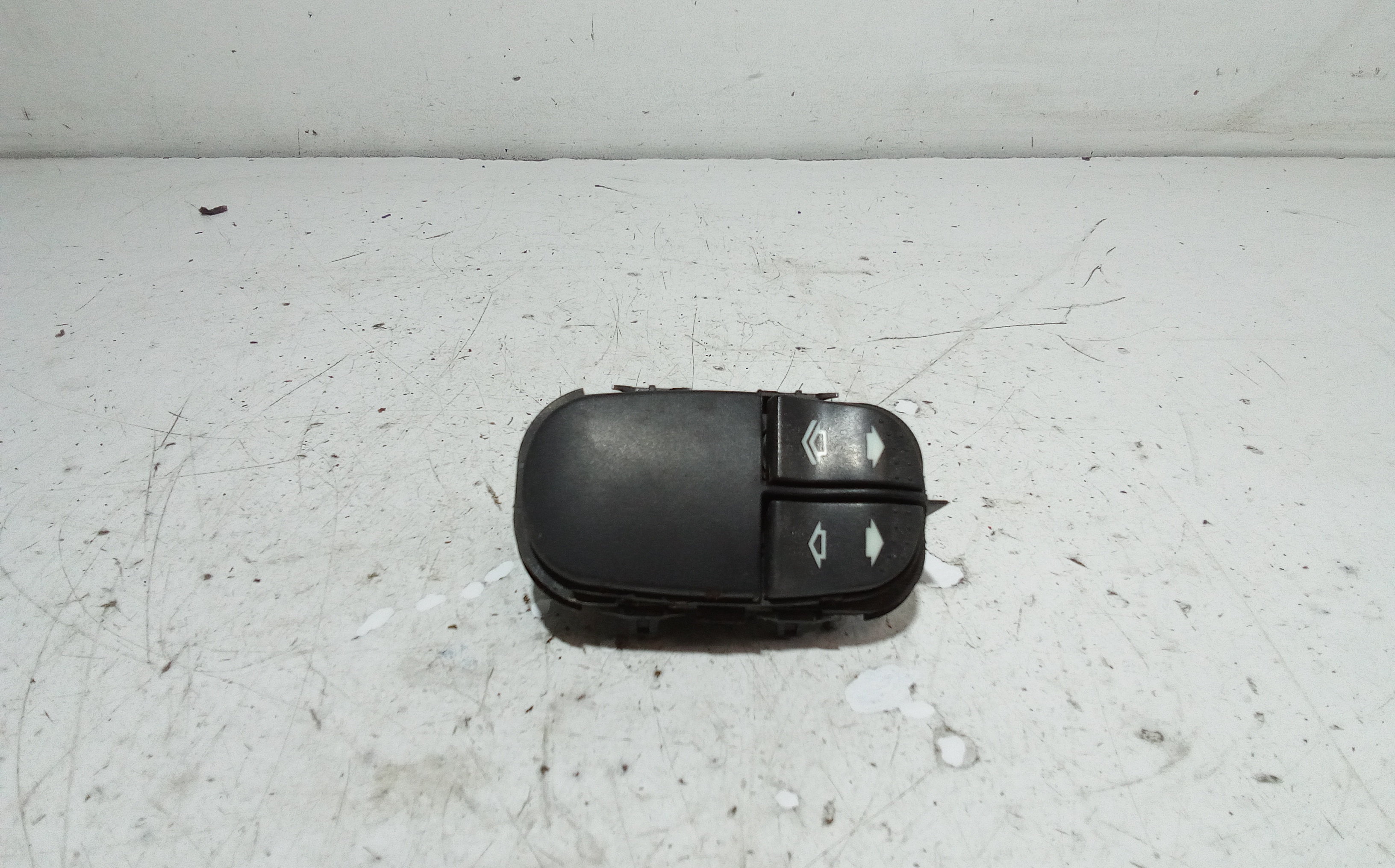 Interruttore Alzacristalli Porta Ant. Sinistro Usato