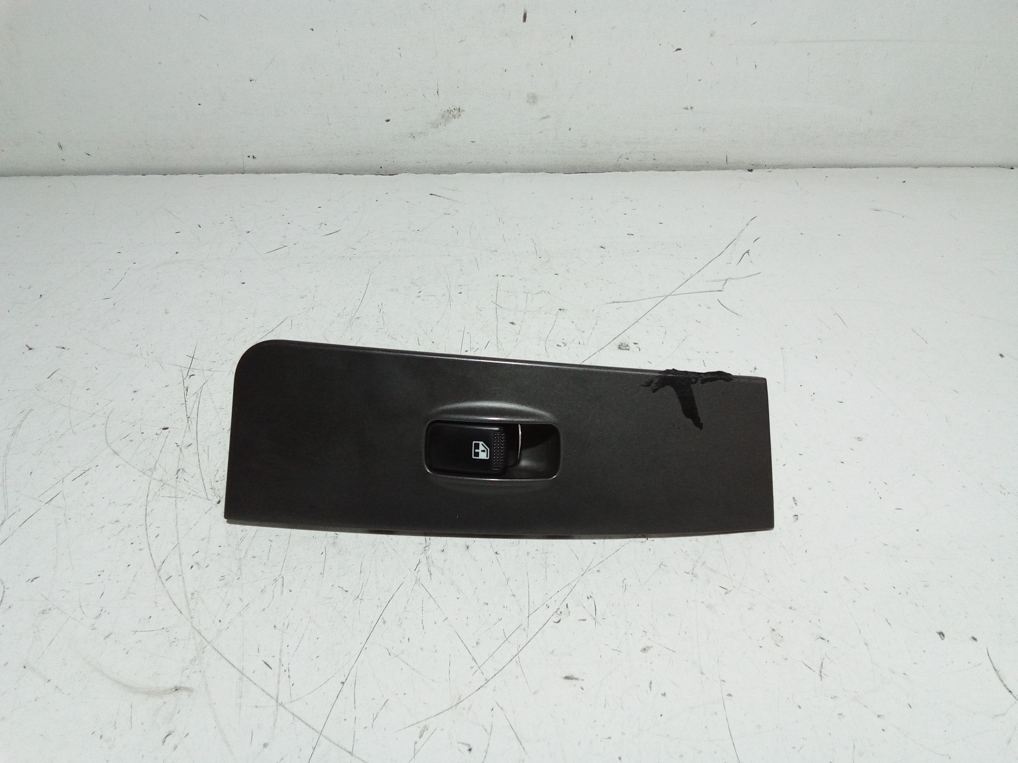 Interruttore Alzacristalli Porta Ant. Destro Usato