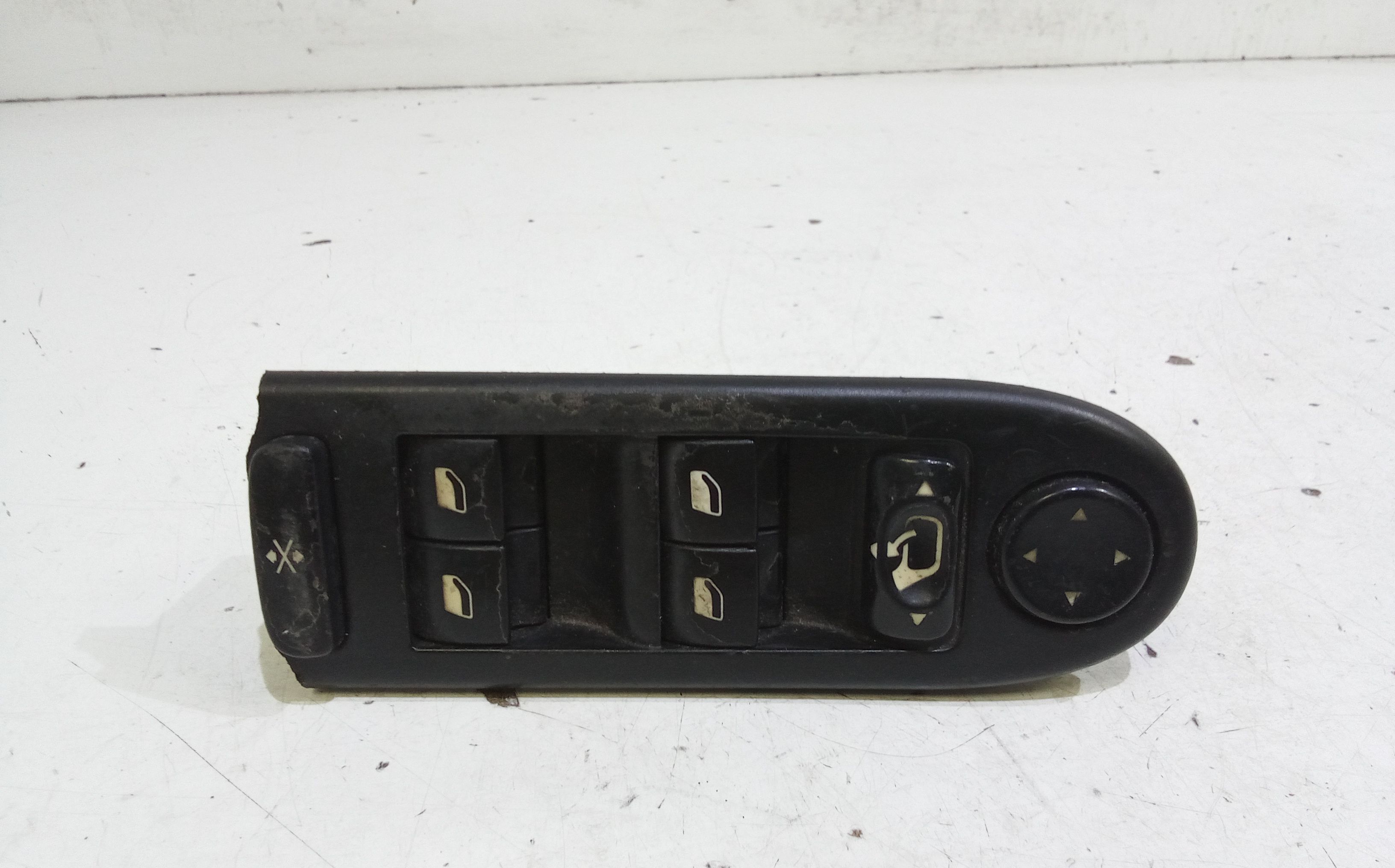 Interruttore Alzacristalli Porta Ant. Sinistro Usato