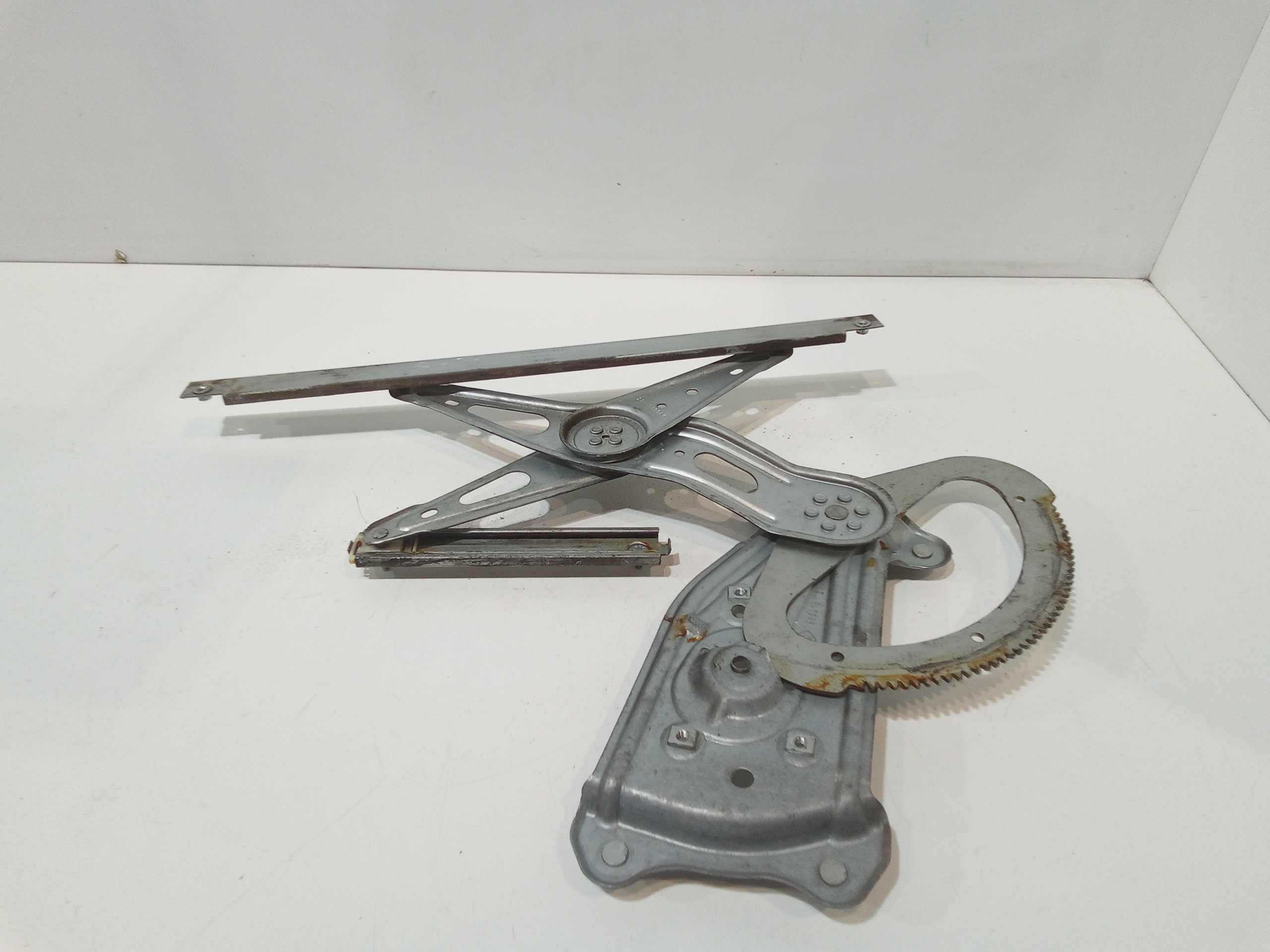 Alzacristallo Porta Post. Destro 827200005R Usato