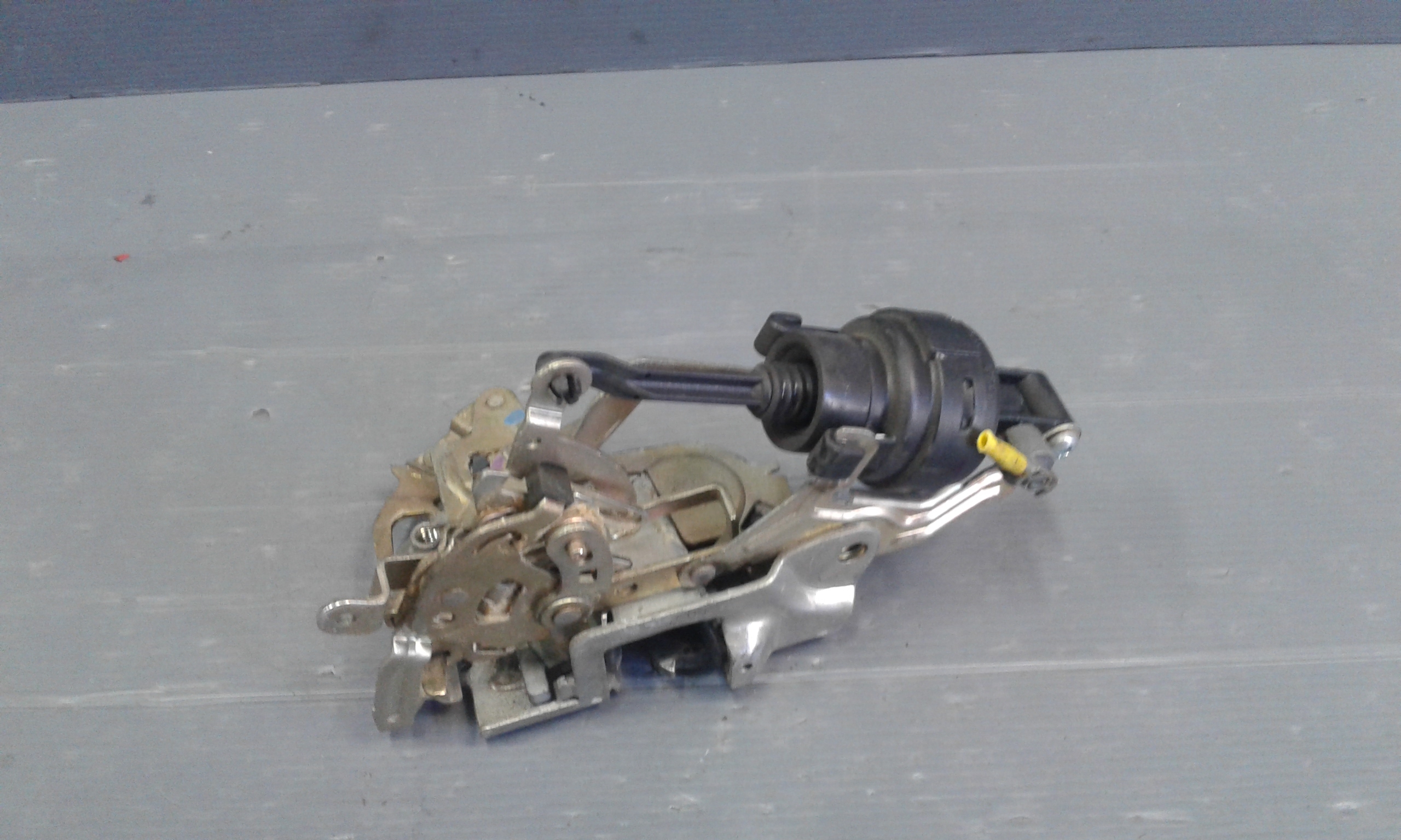 Serratura Porta Post. Sinistro A2027300535 Usato