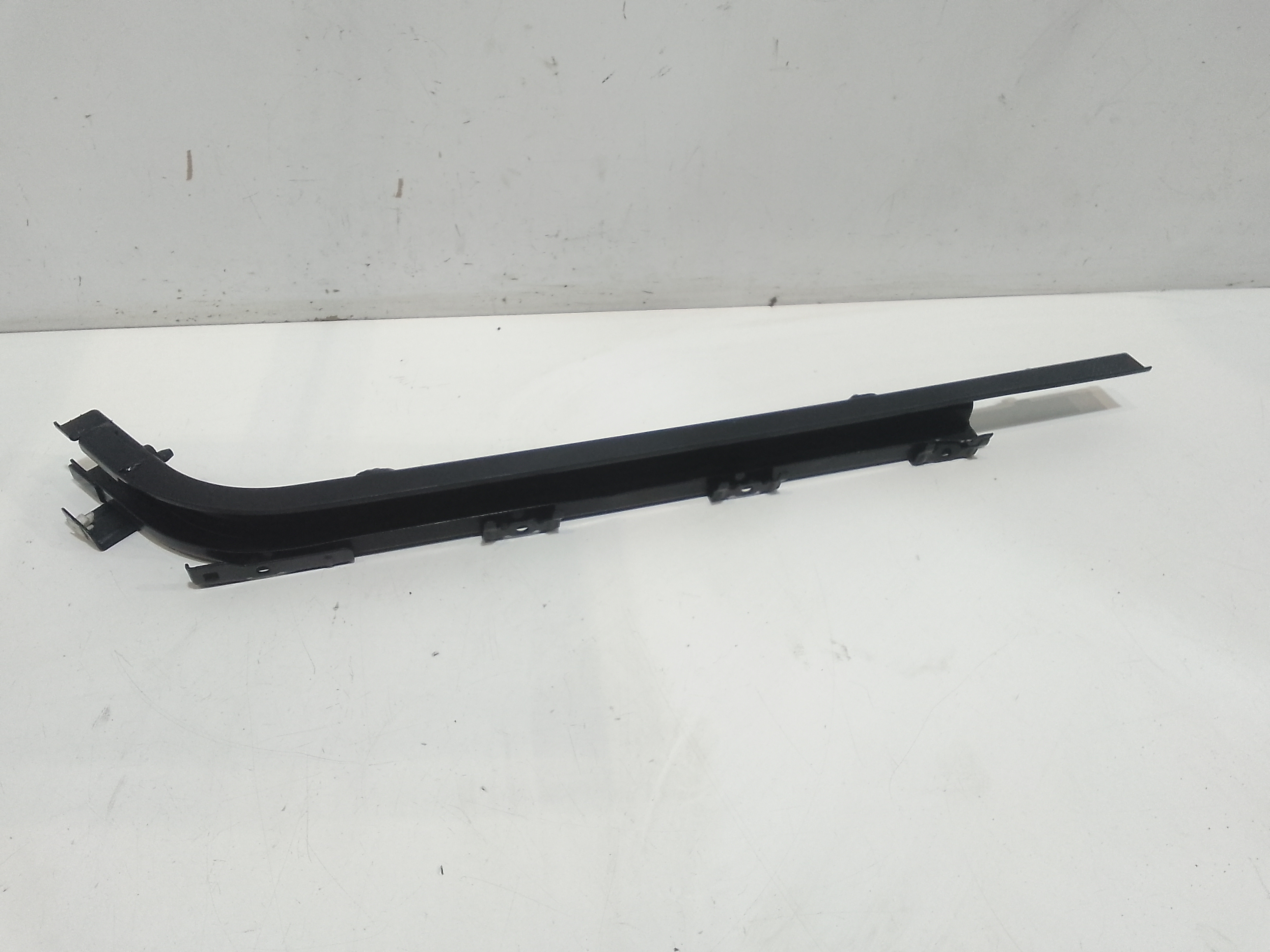 Guida Centr. Porta Scorrevole Destro, Guida Centr. Porta Scorrevole Sinistro, Guida Inf. Porta Scorrevole Destro, Guida Inf. Porta Scorrevole Sinistro, Guida Sup. Porta Scorrevole Destro, Guida Sup. Porta Scorrevole Sinistro Usato