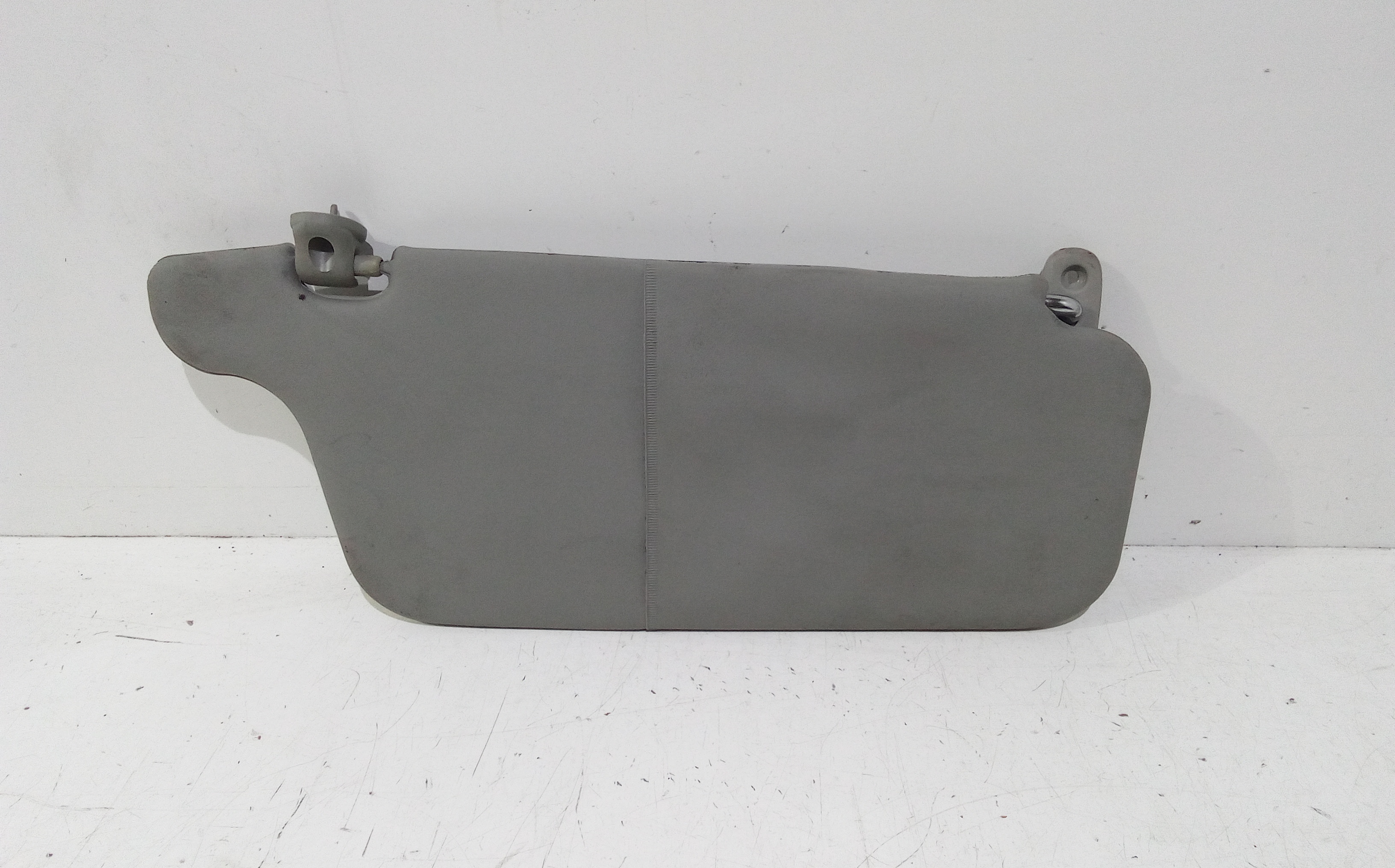 Aletta Parasole Parabrezza Destro 8520202500OB Usato