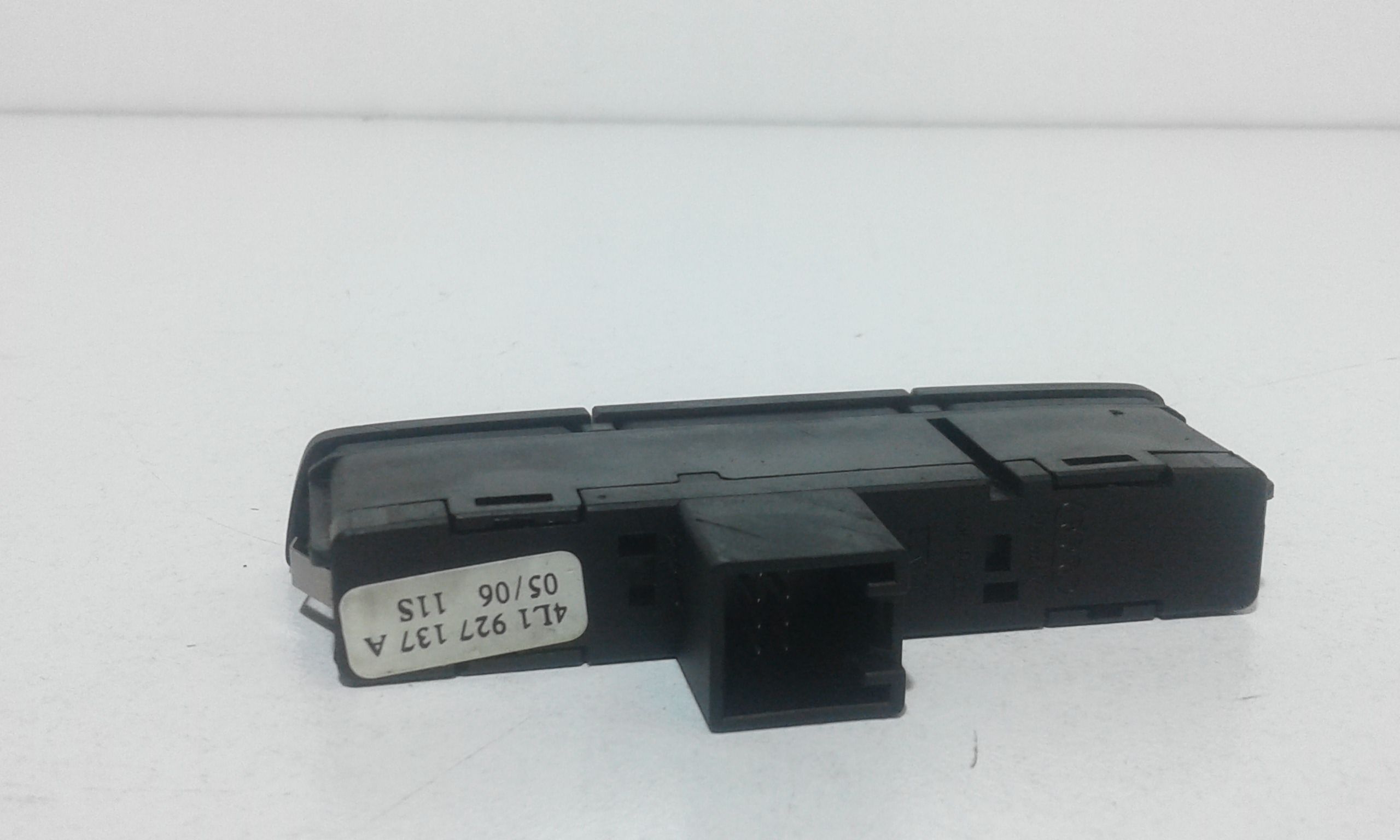 Interruttore Luci Emergenza 4L19271375PR Usato