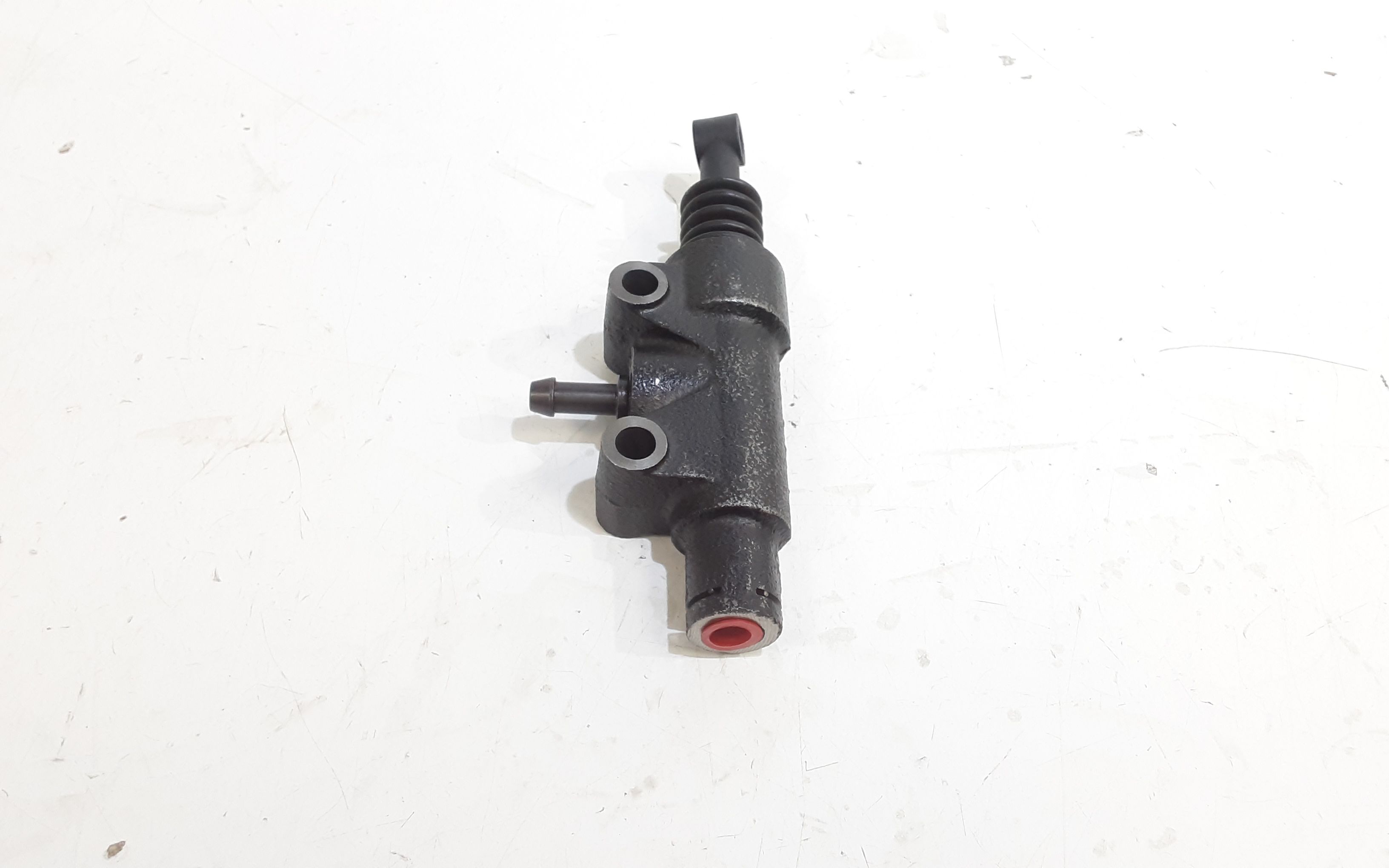 Pompa Frizione A2042900012 Usato