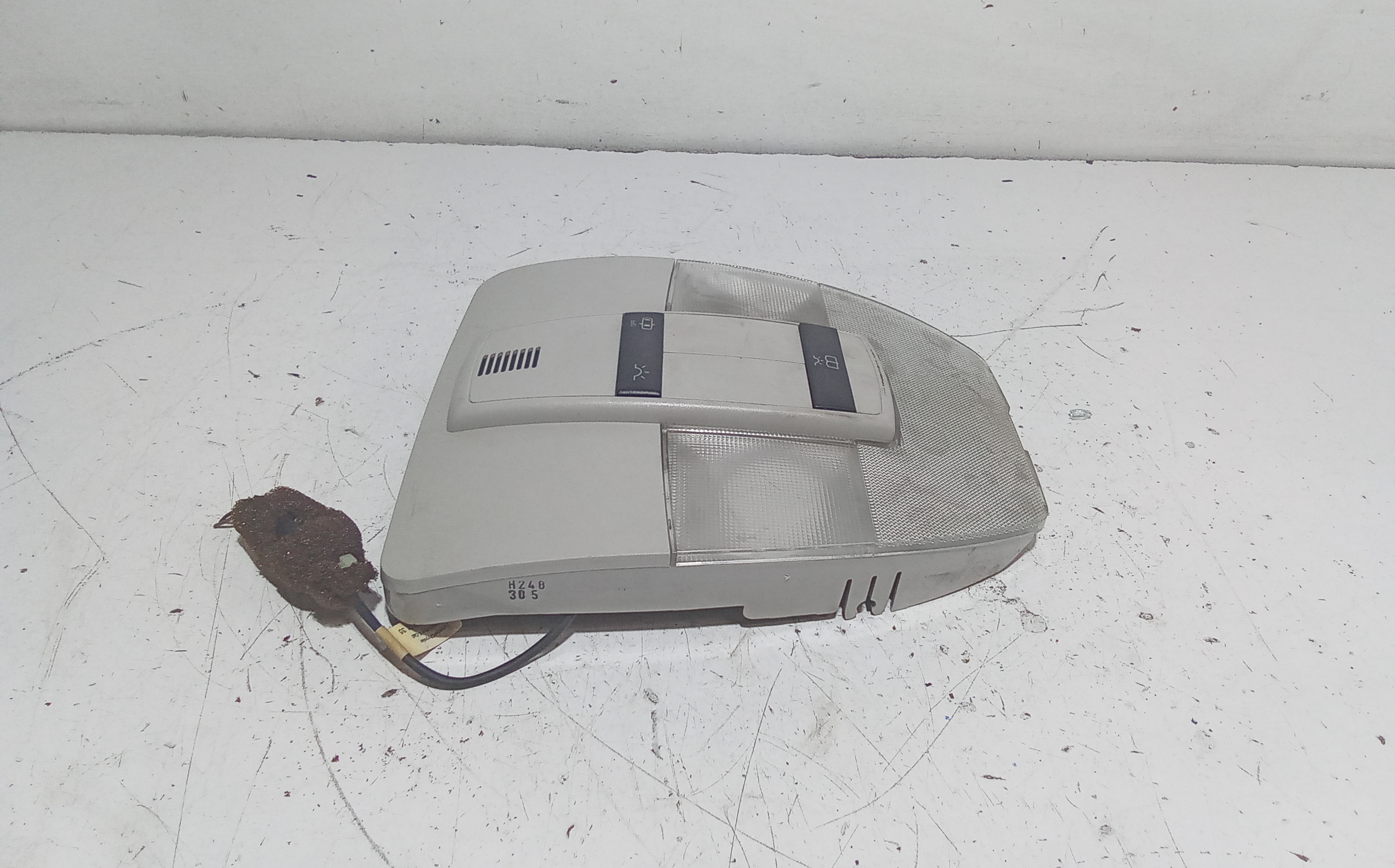 Luce Cortesia Ant. Tetto A16982000017H52 Usato