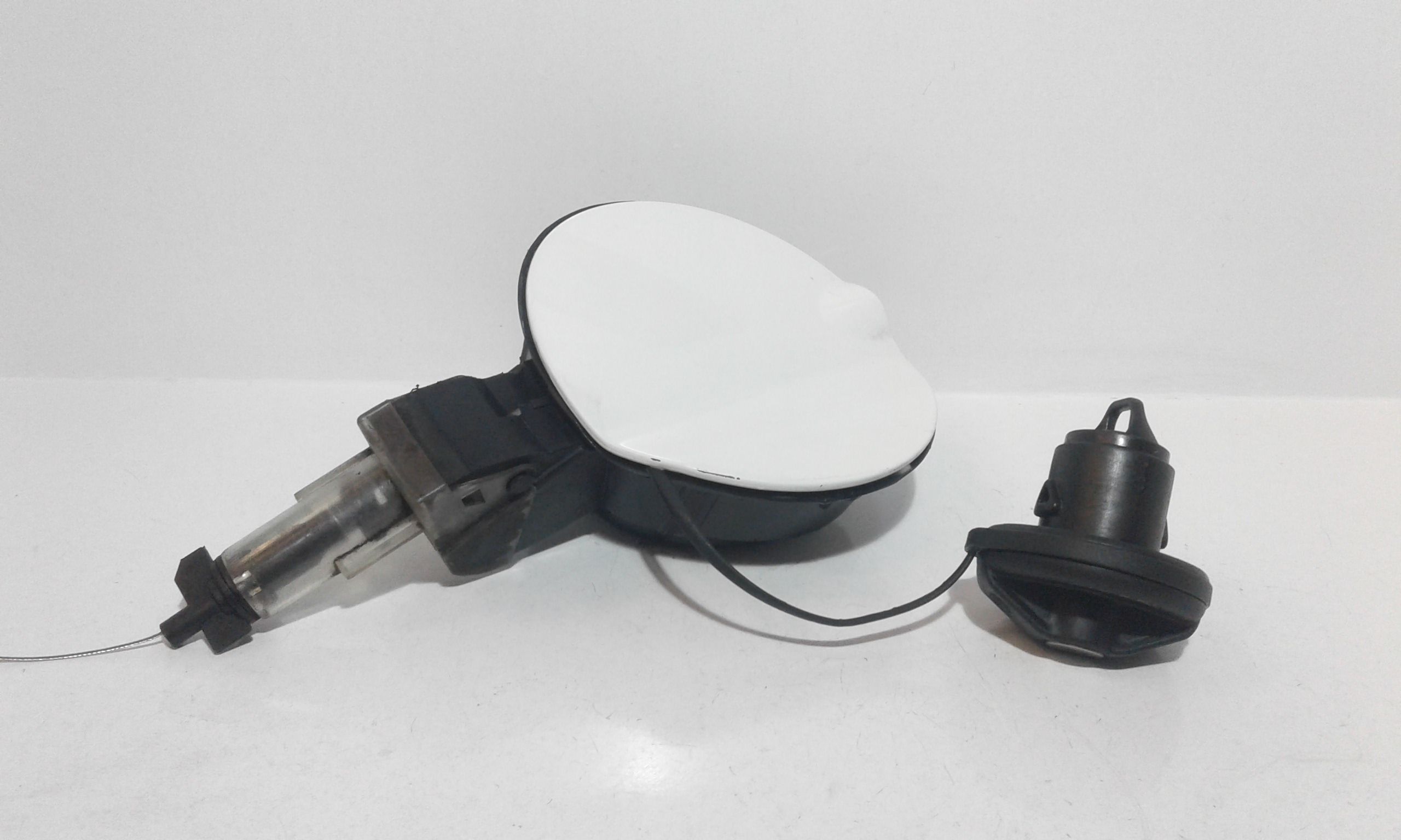 Sportello Carburante 1353354080 Usato