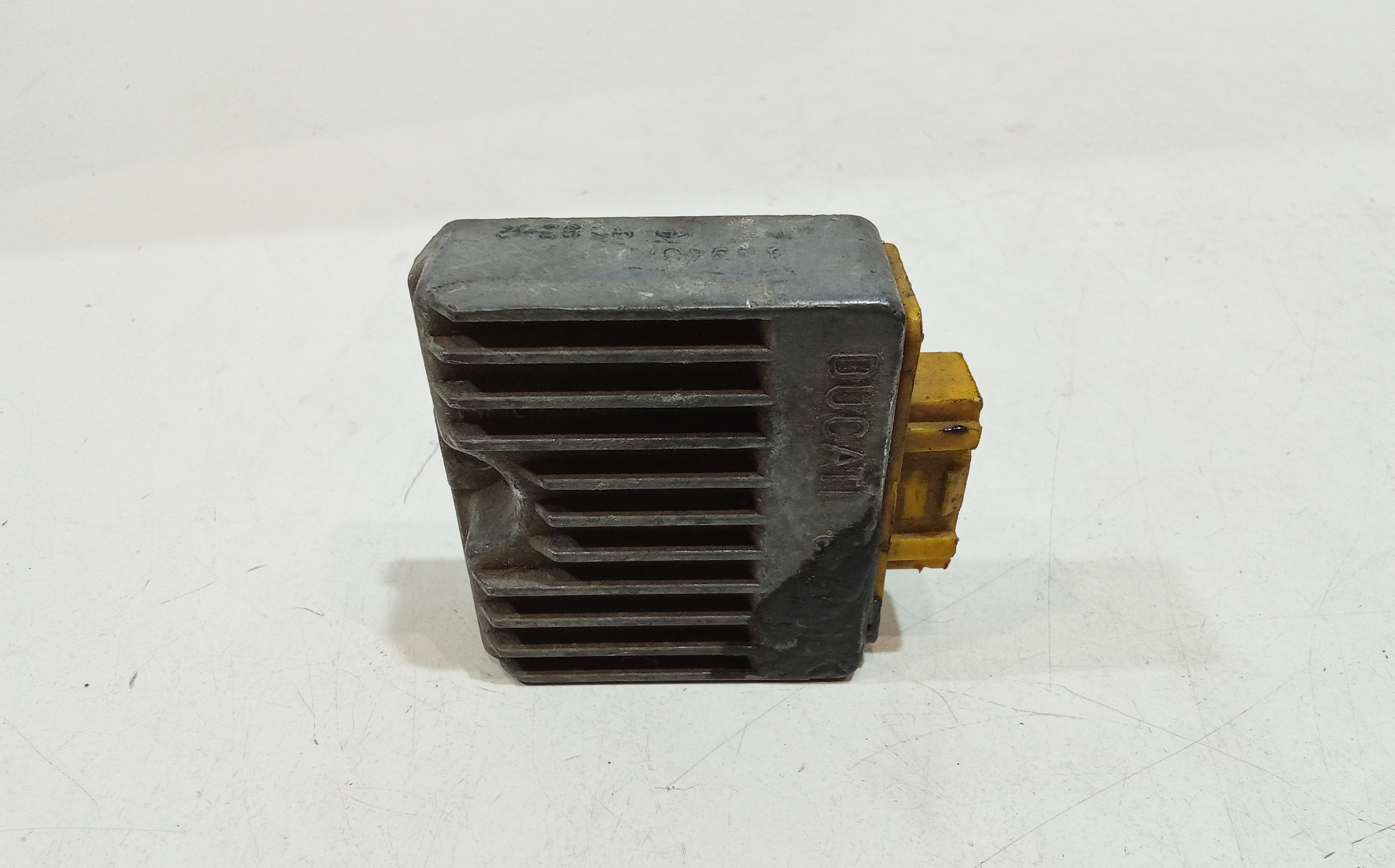 Regolatore Tensione Usato