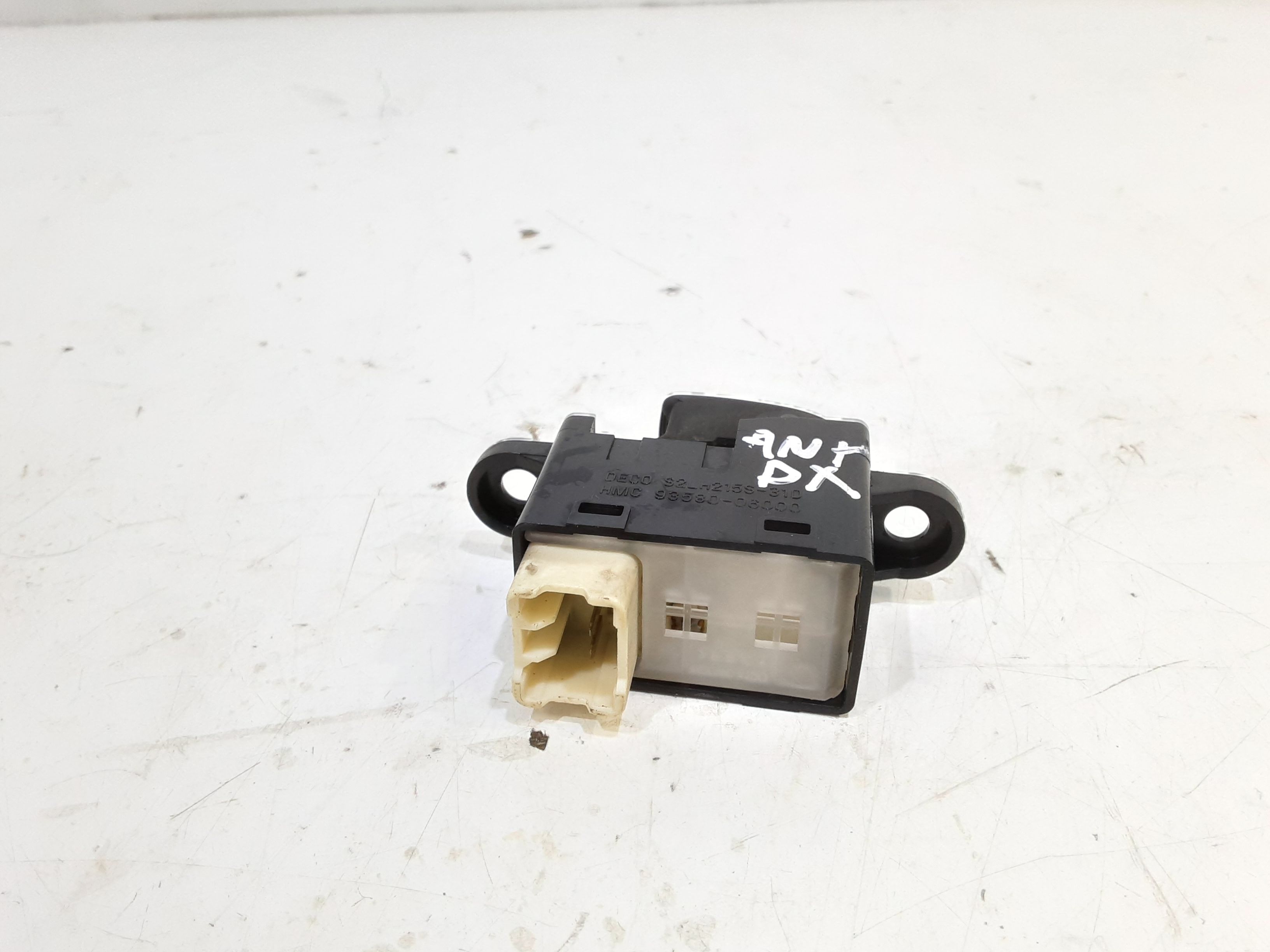 Interruttore Alzacristalli Porta Ant. Destro Usato