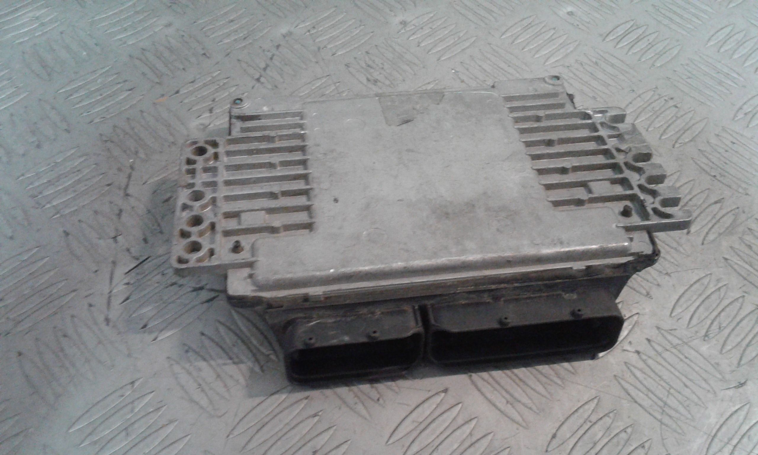 Centralina Iniezione 237101F700 Usato