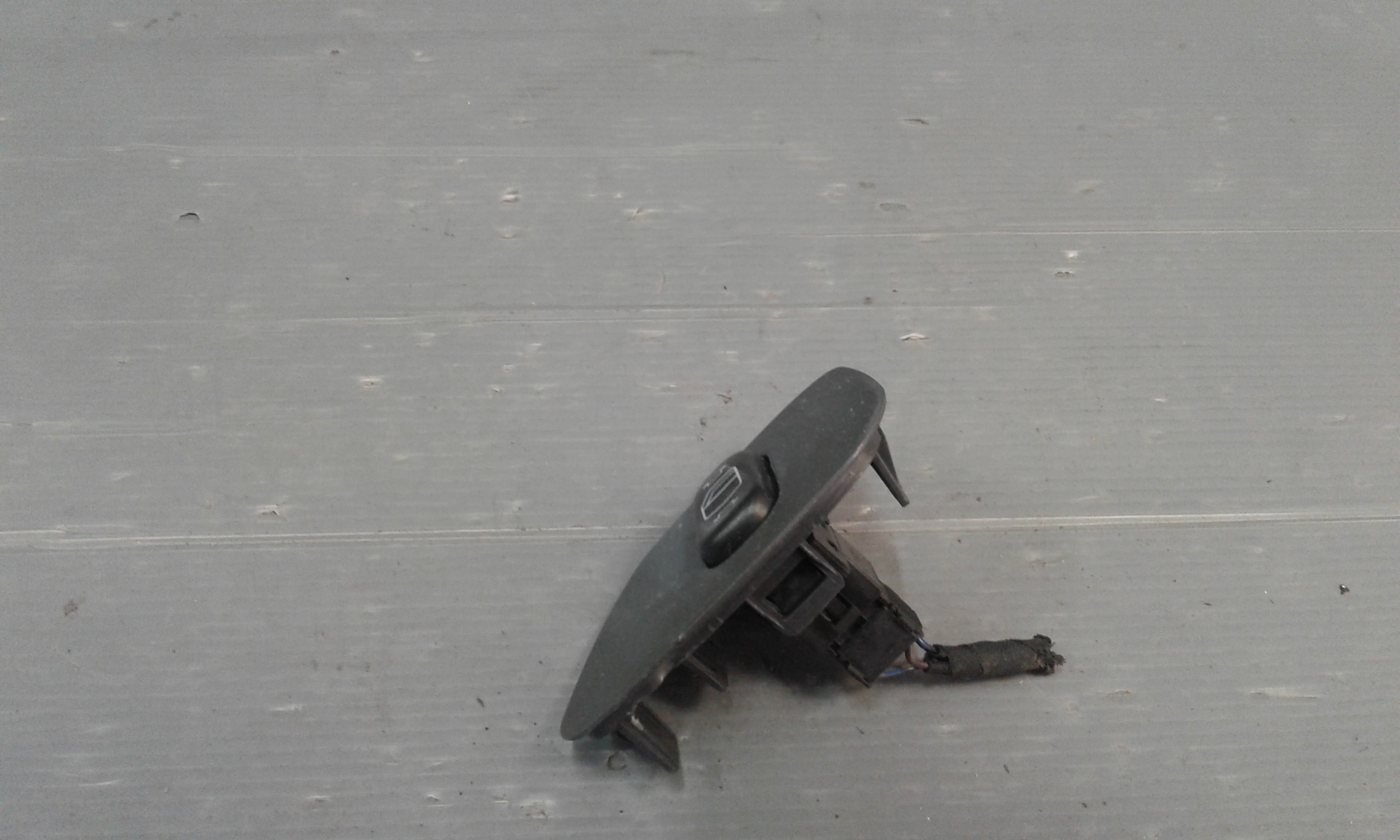 Interruttore Alzacristalli Porta Post. Sinistro Usato