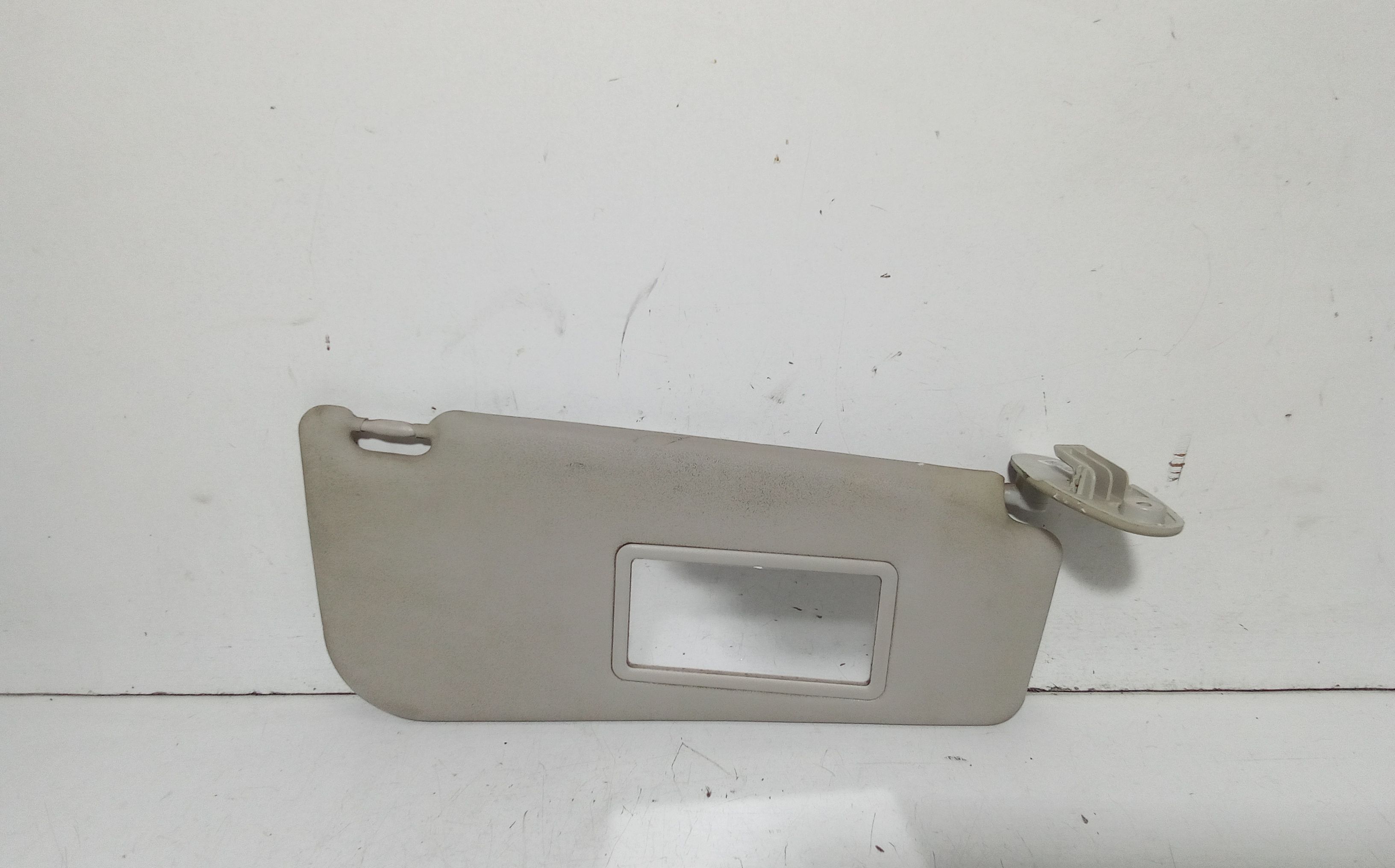 Aletta Parasole Parabrezza Destro 735367821 Usato