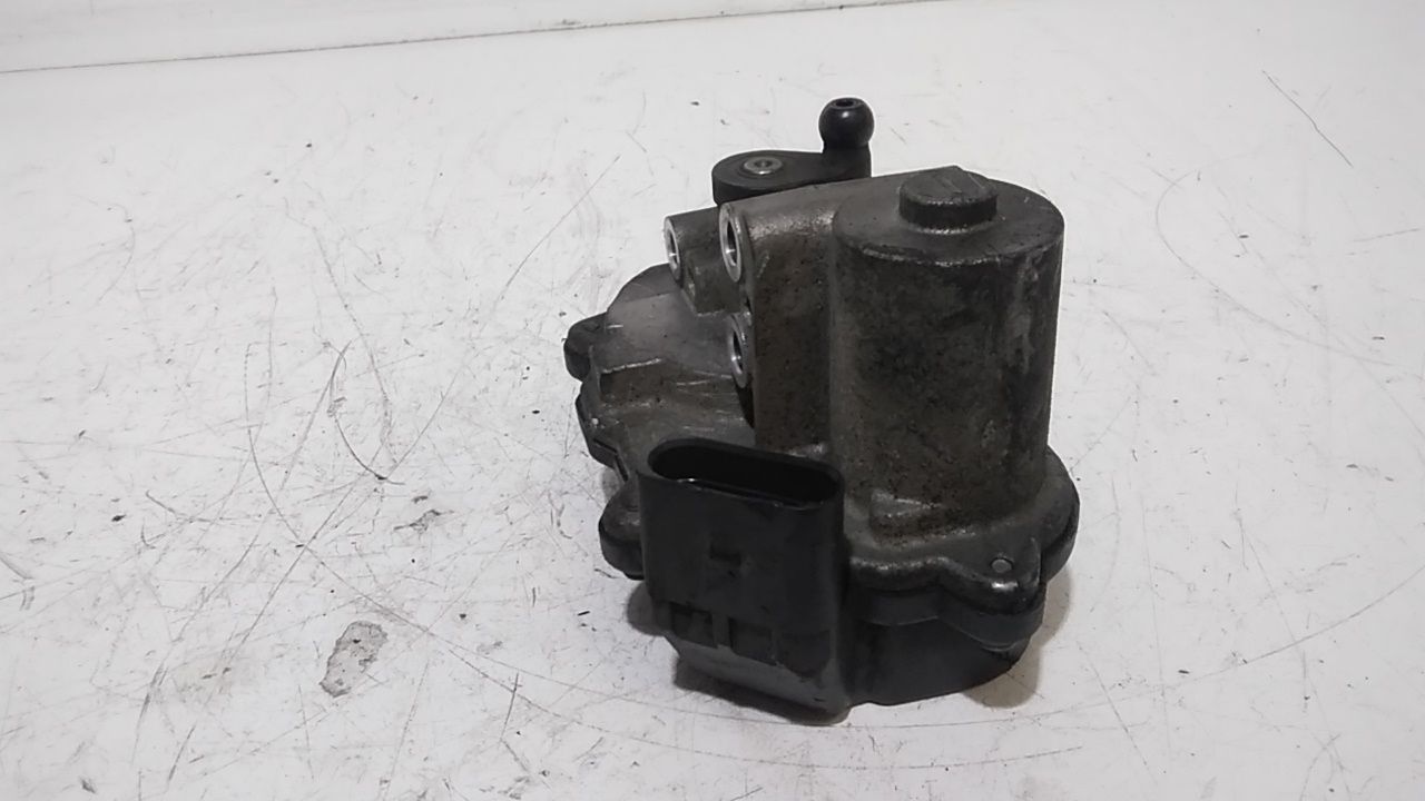 Corpo Farfallato 06E133062G Usato