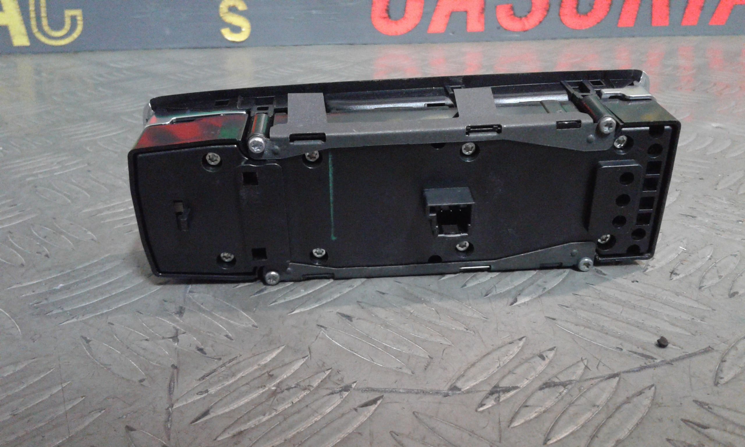 Interruttore Alzacristalli Porta Ant. Sinistro Usato