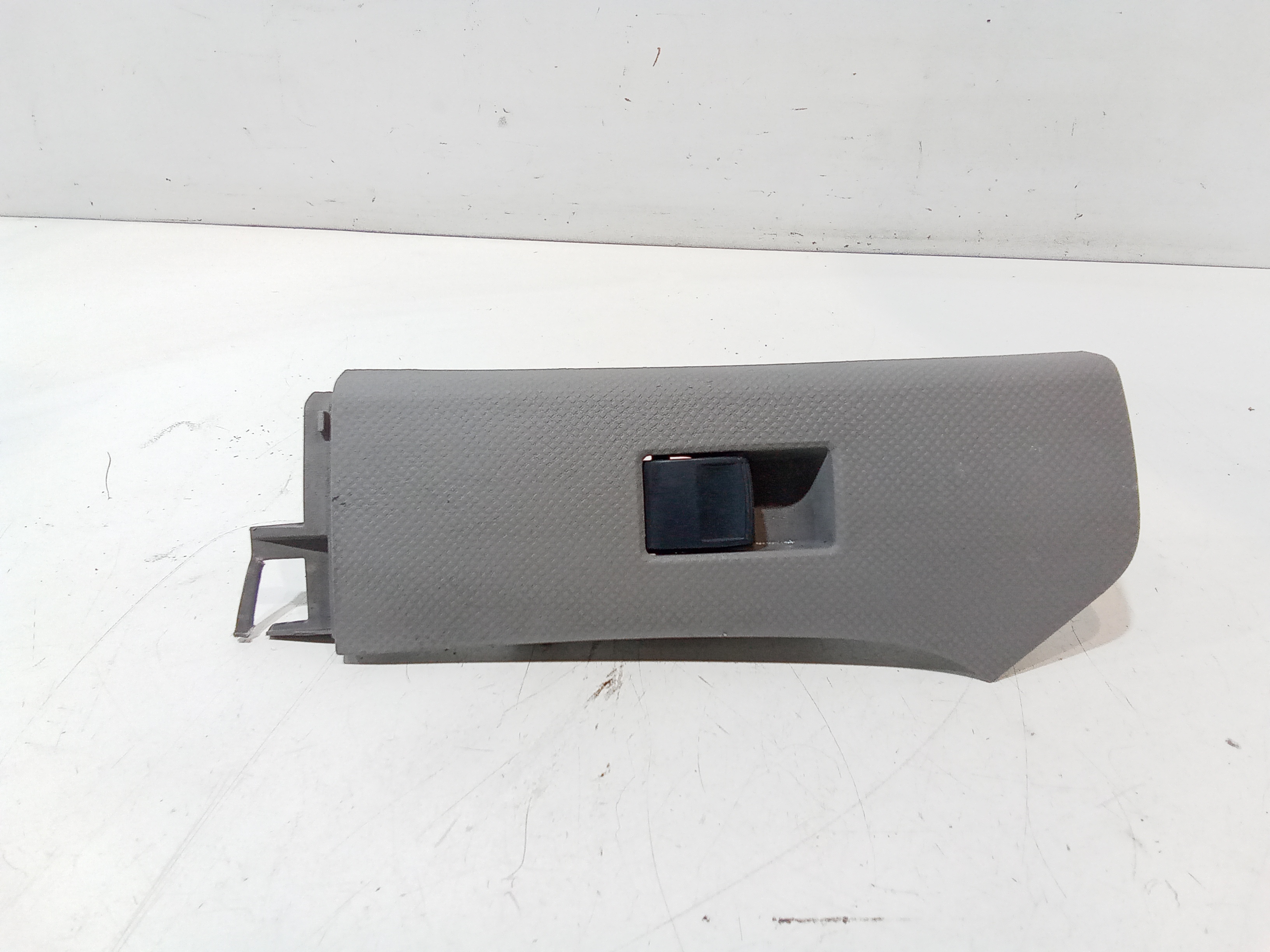 Interruttore Alzacristalli Porta Ant. Destro Usato