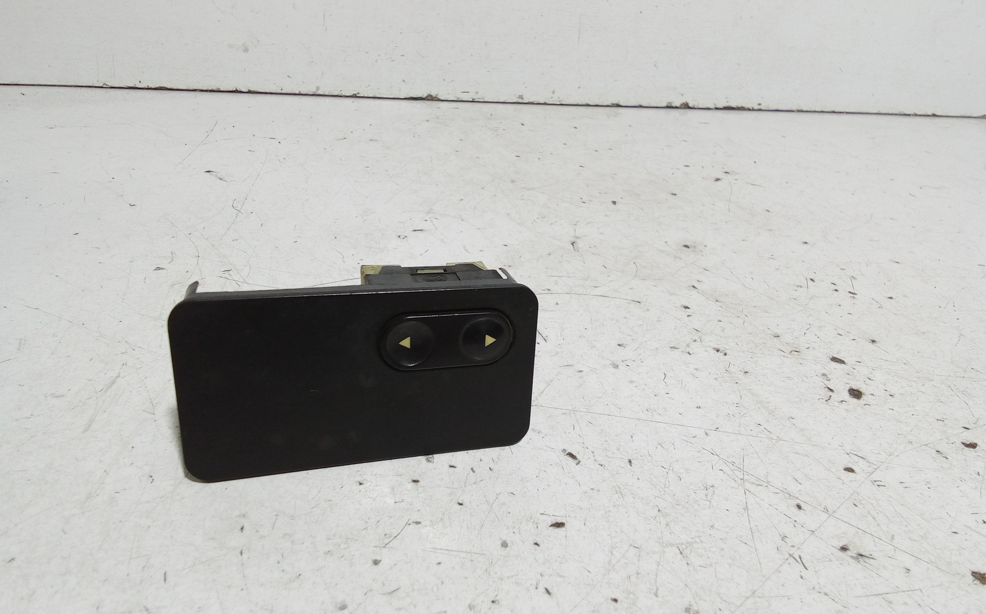 Interruttore Alzacristalli Porta Ant. Destro Usato