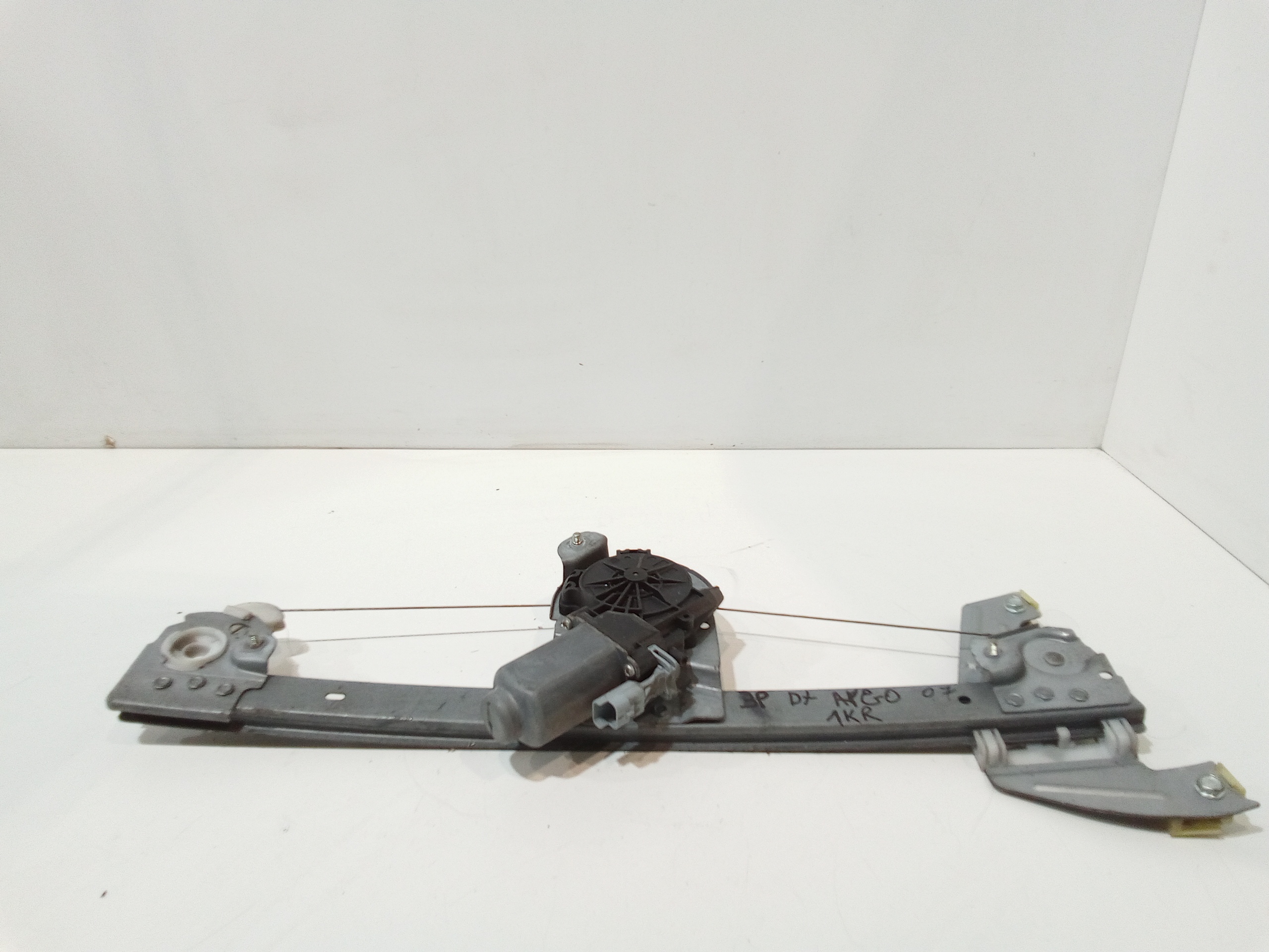 Alzacristallo Porta Ant. Destro 698100H010 Usato