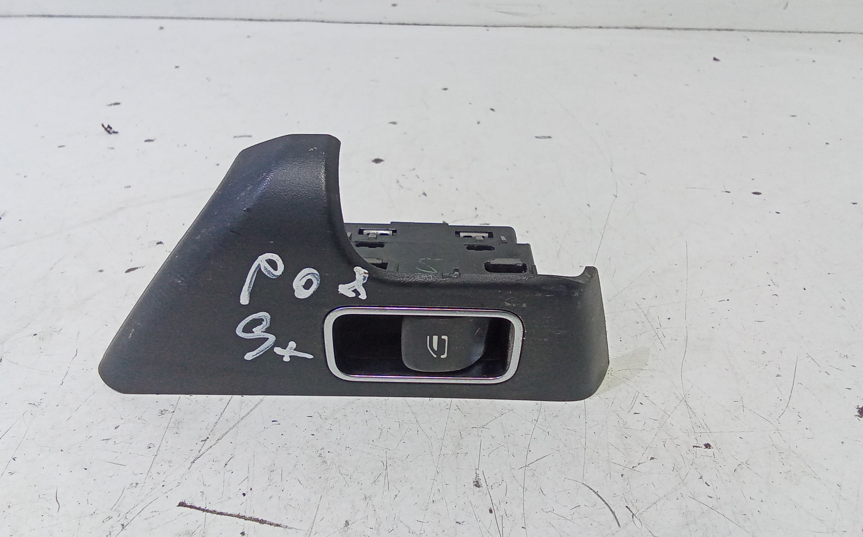 Interruttore Alzacristalli Porta Post. Sinistro A16790502019051 Usato