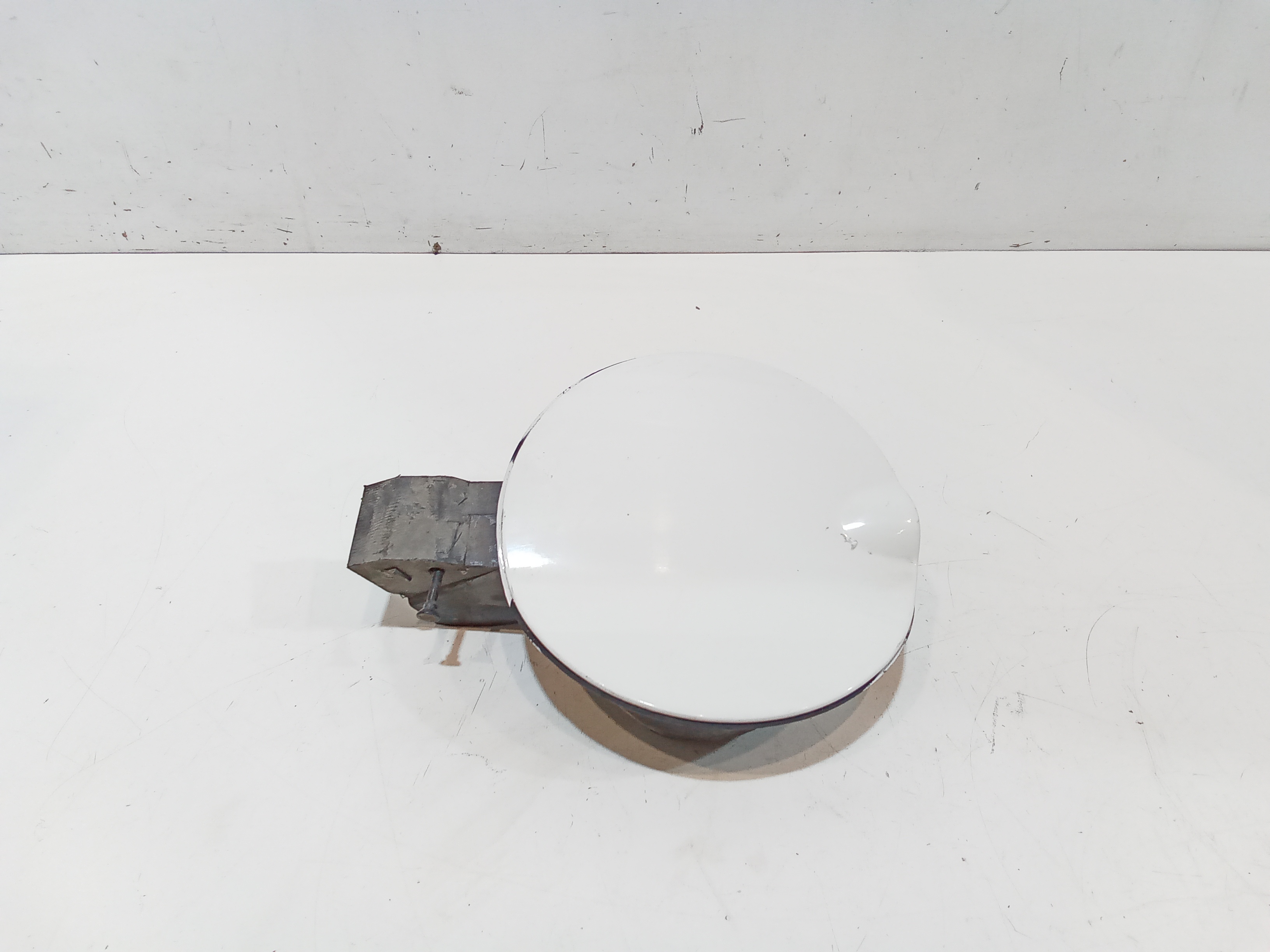 Sportello Carburante 1353354080 Usato