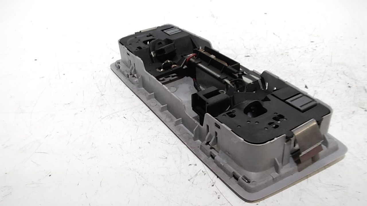 Luce Cortesia Ant. Tetto GJ6A6997030 Usato