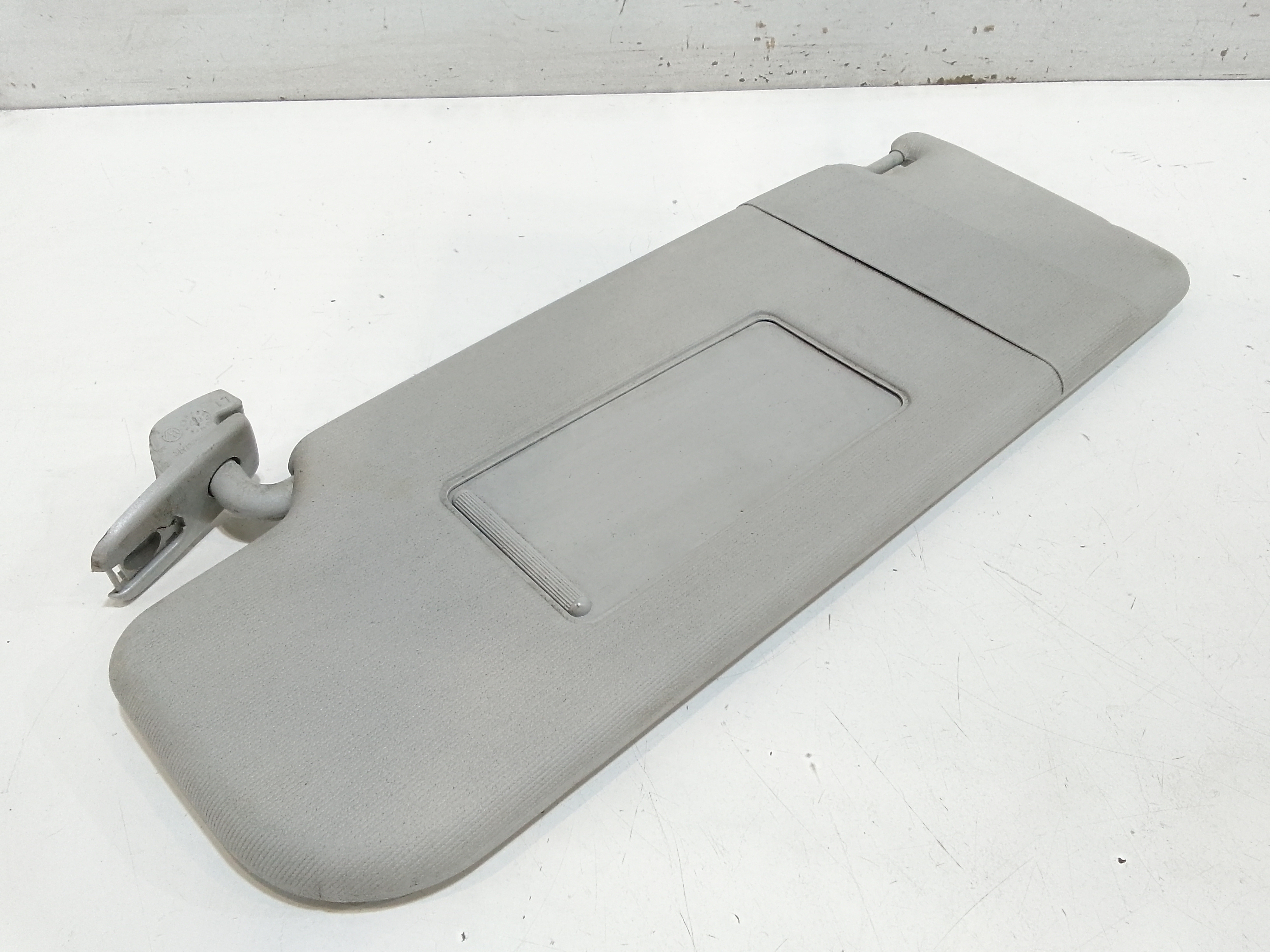 Aletta Parasole Parabrezza Sinistro 1K0857551N2F4 Usato