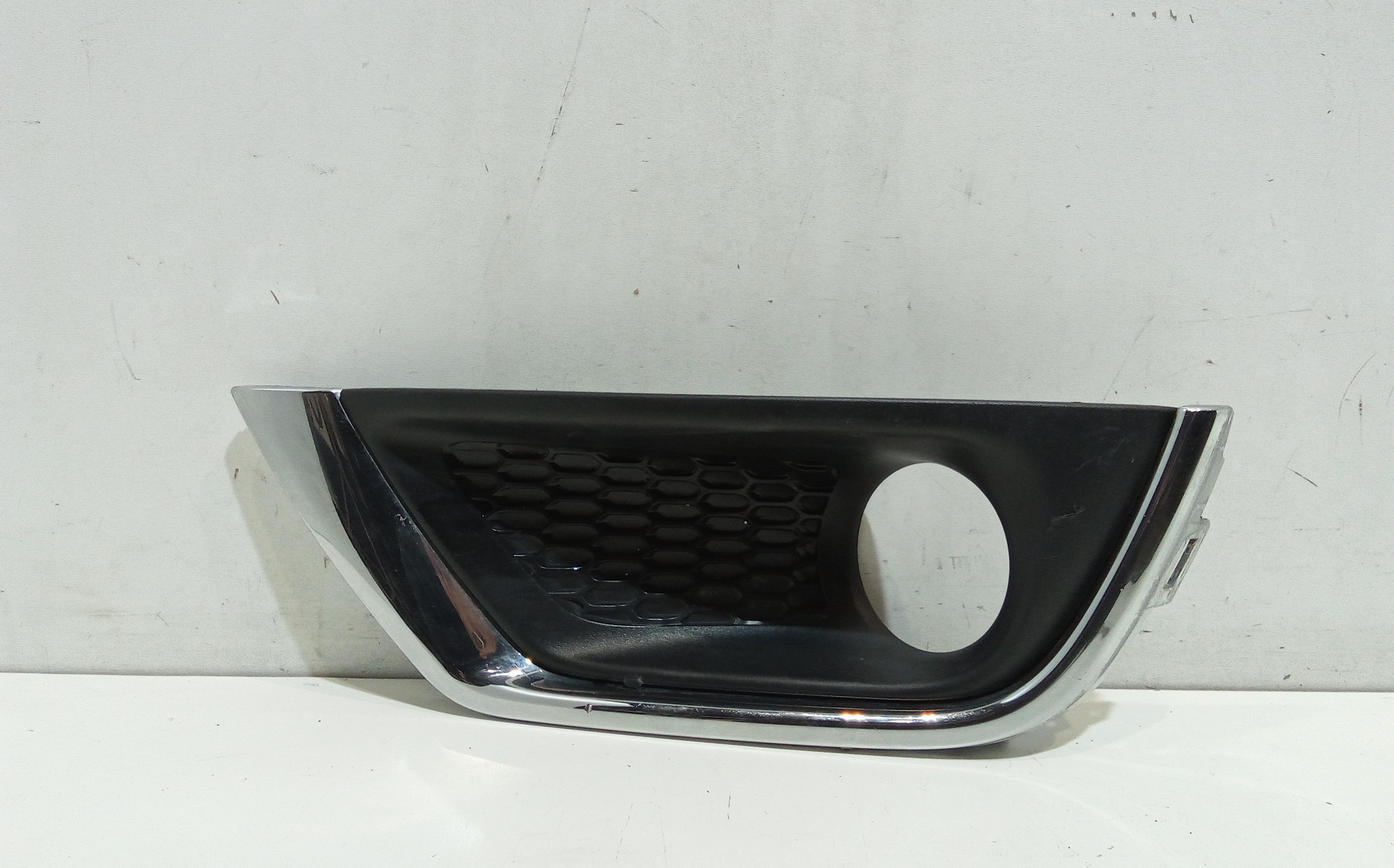 Cornice Proiettore Fendinebbia Sinistro Usato