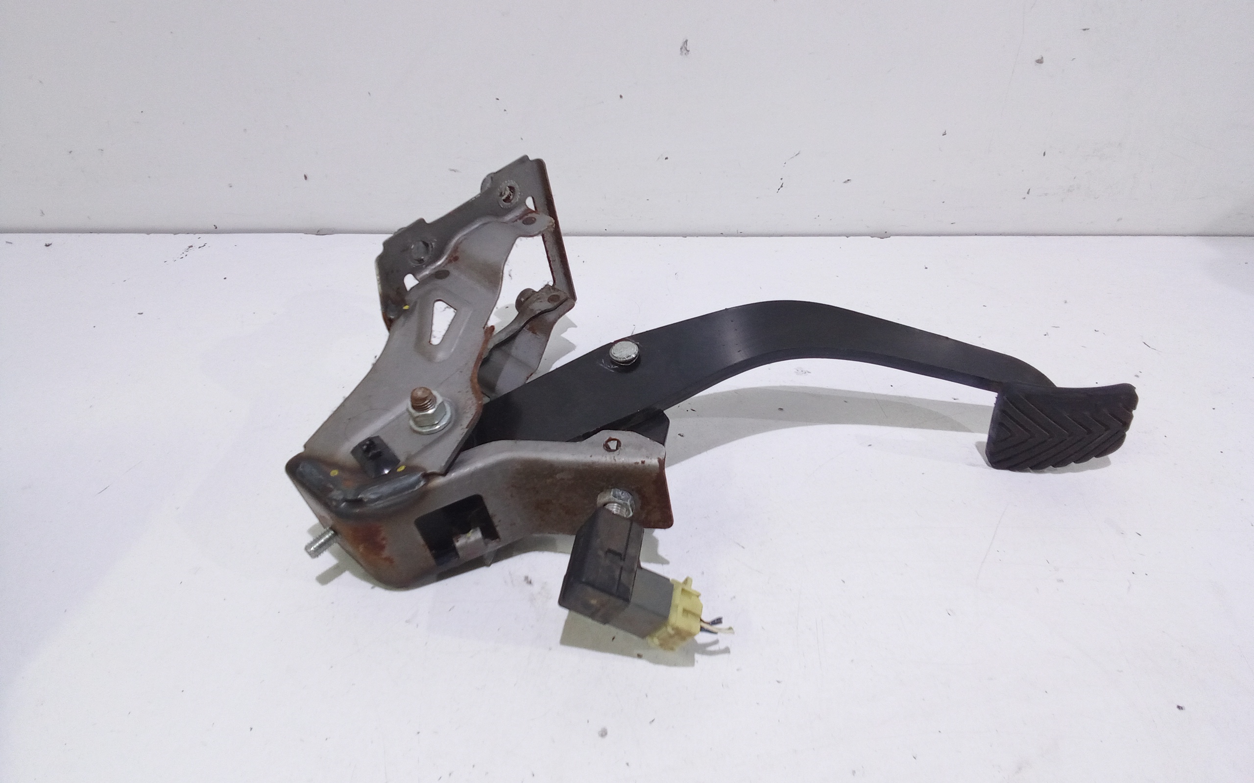 Pedale Freno 328002S005 Usato