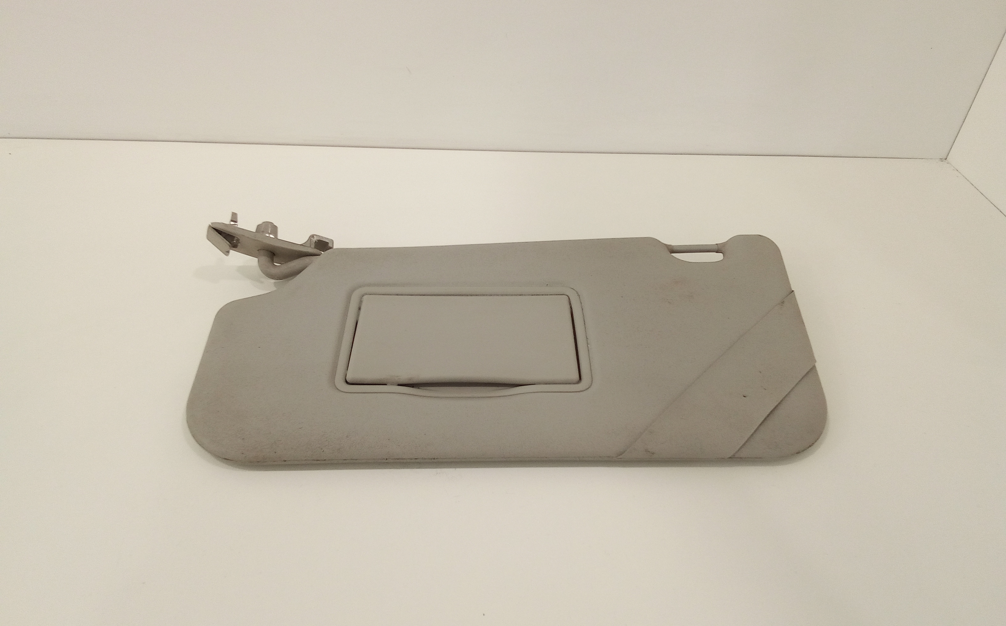 Aletta Parasole Parabrezza Sinistro 1702310 Usato