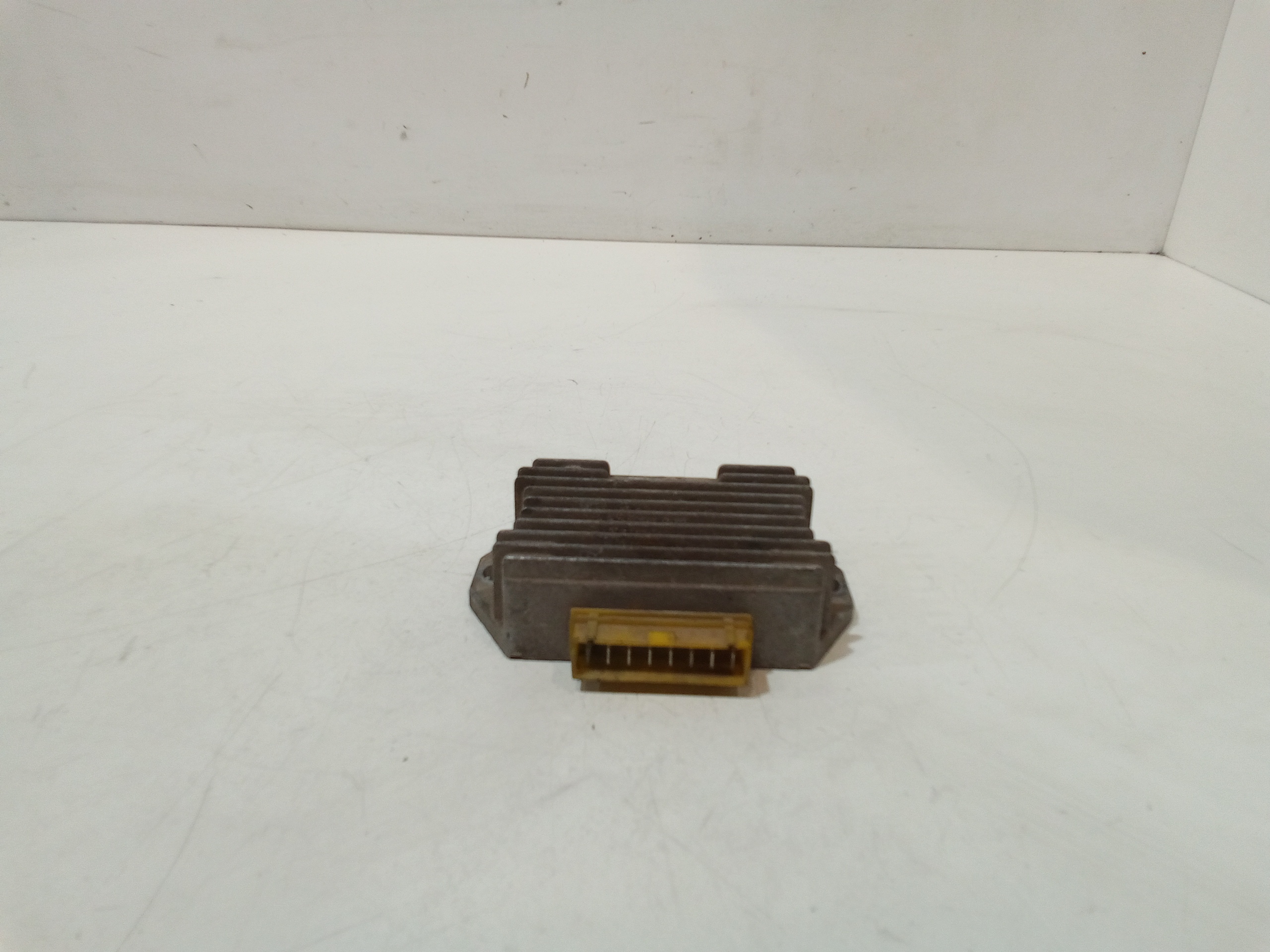 Regolatore Tensione Usato