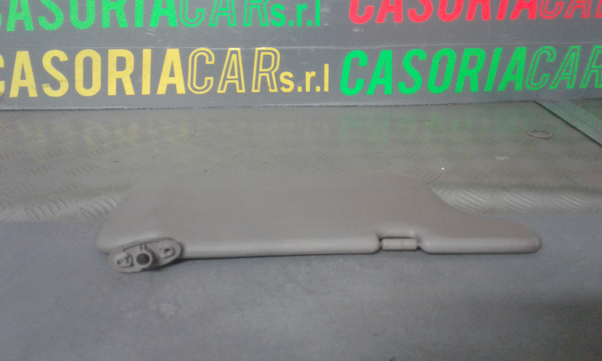 Aletta Parasole Parabrezza Destro 964001F504 Usato