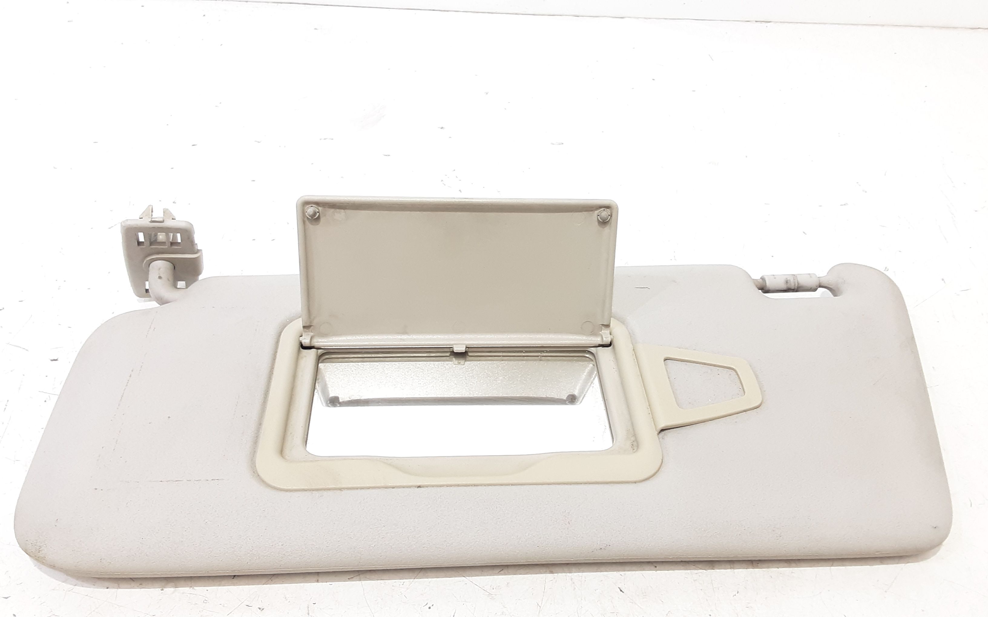 Aletta Parasole Parabrezza Sinistro A16981001107H48 Usato