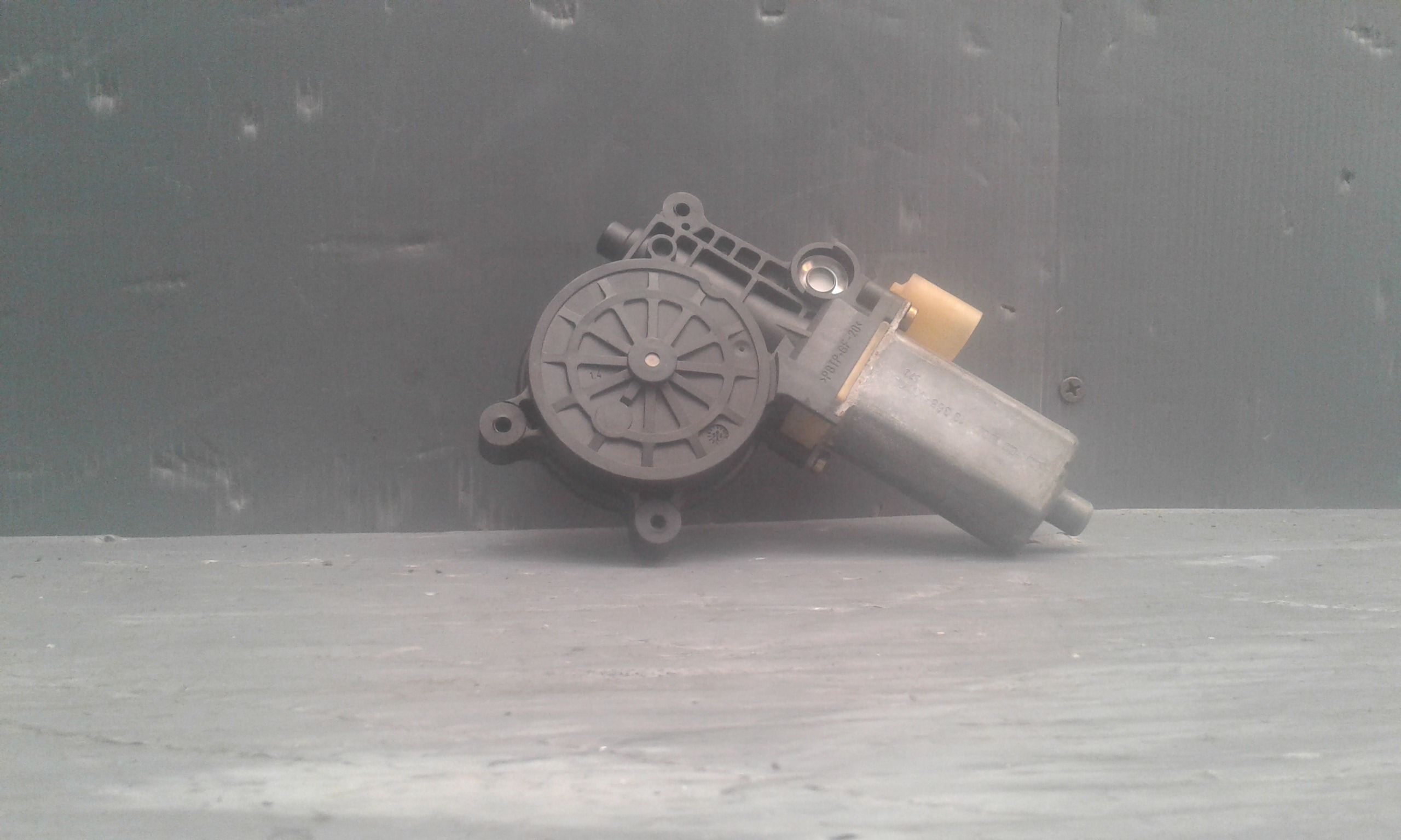 Motorino Alzacristallo Porta Ant. Destro Q0002684V004000000 Usato