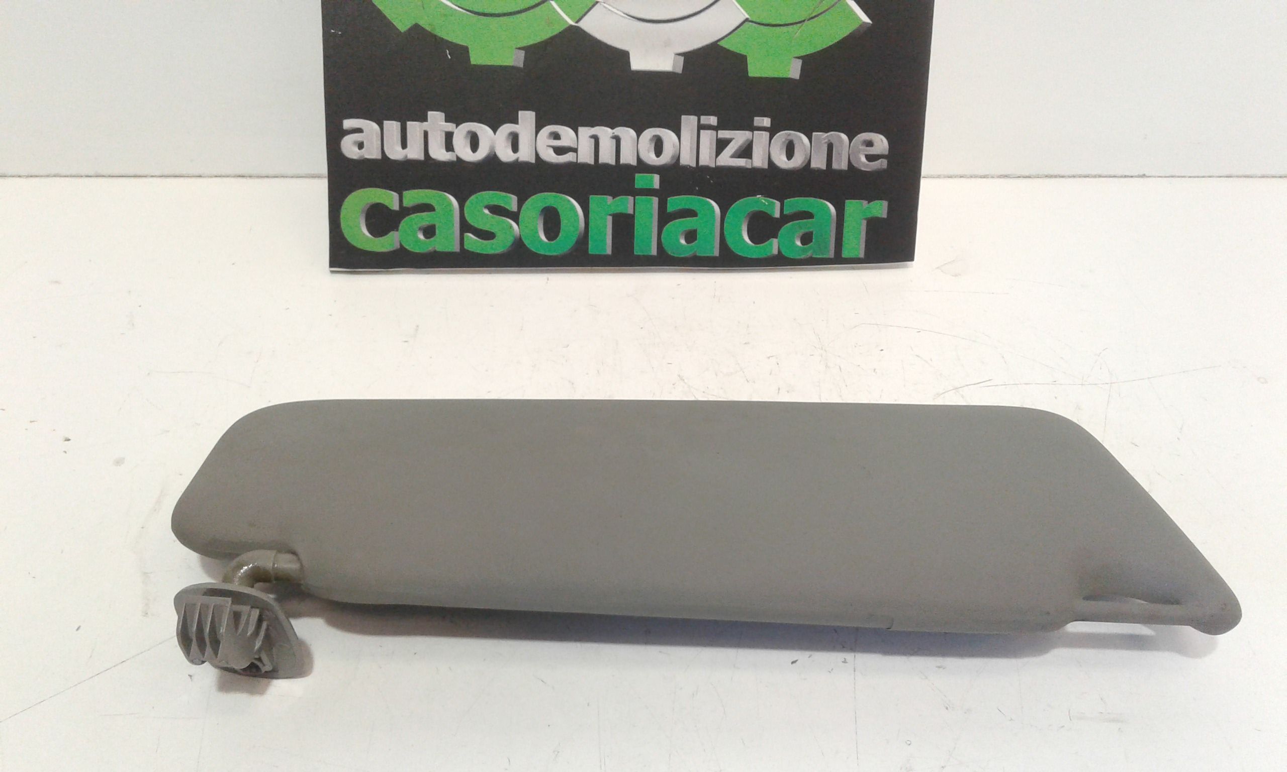 Aletta Parasole Parabrezza Sinistro 8200249085 Usato