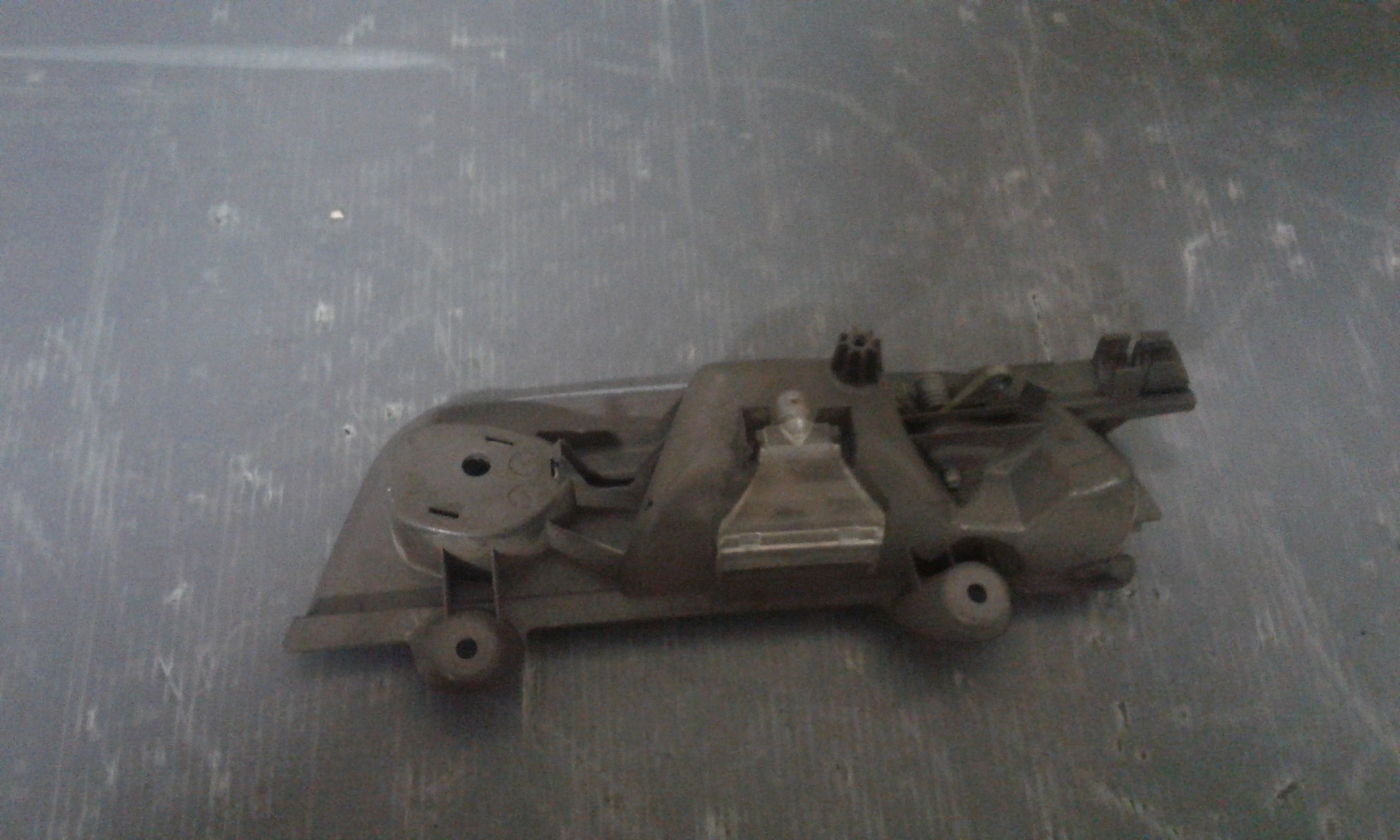 Maniglia Int. Apertura Porta Post. Destro 8E0839020C27X Usato