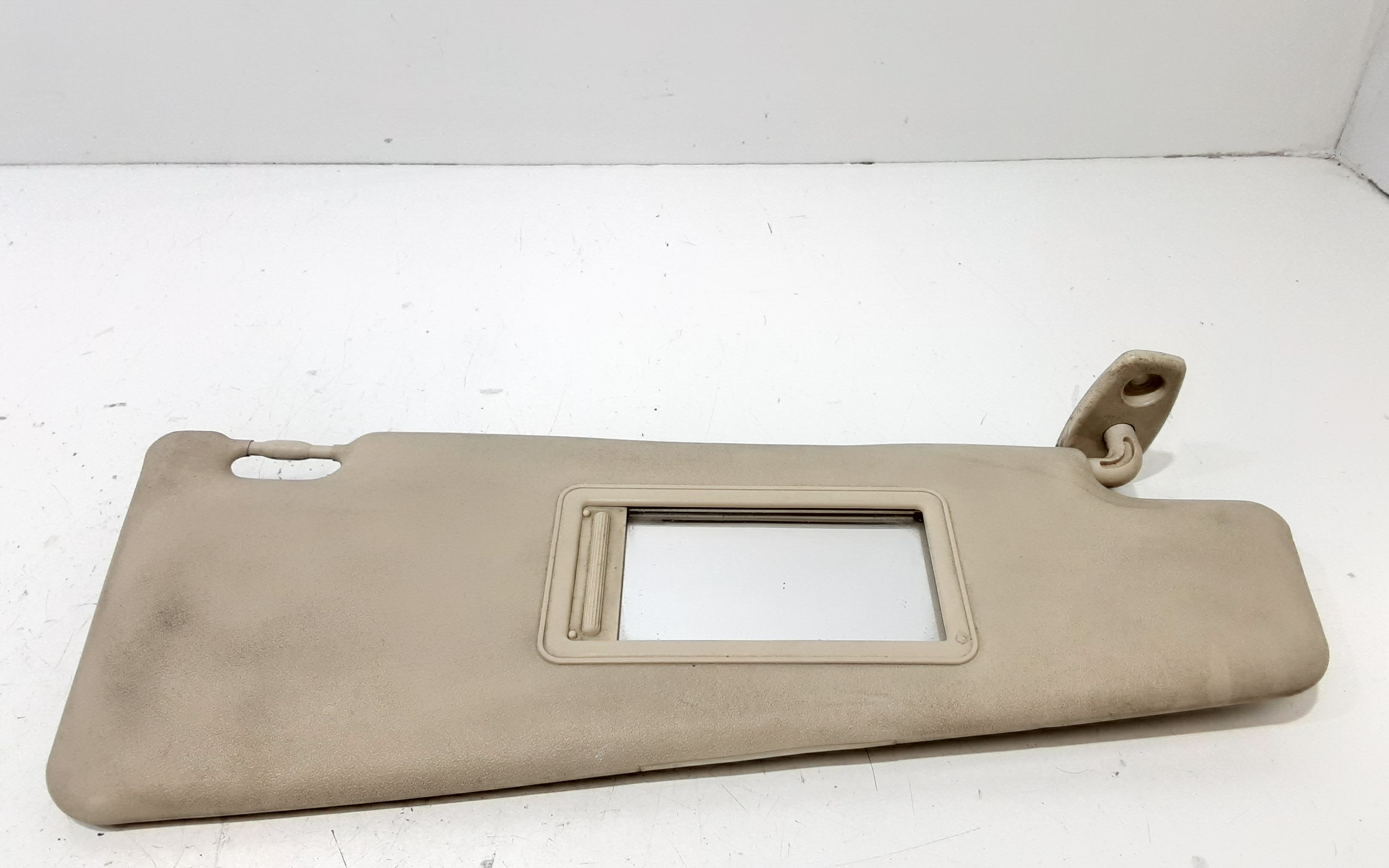 Aletta Parasole Parabrezza Destro 735383410 Usato