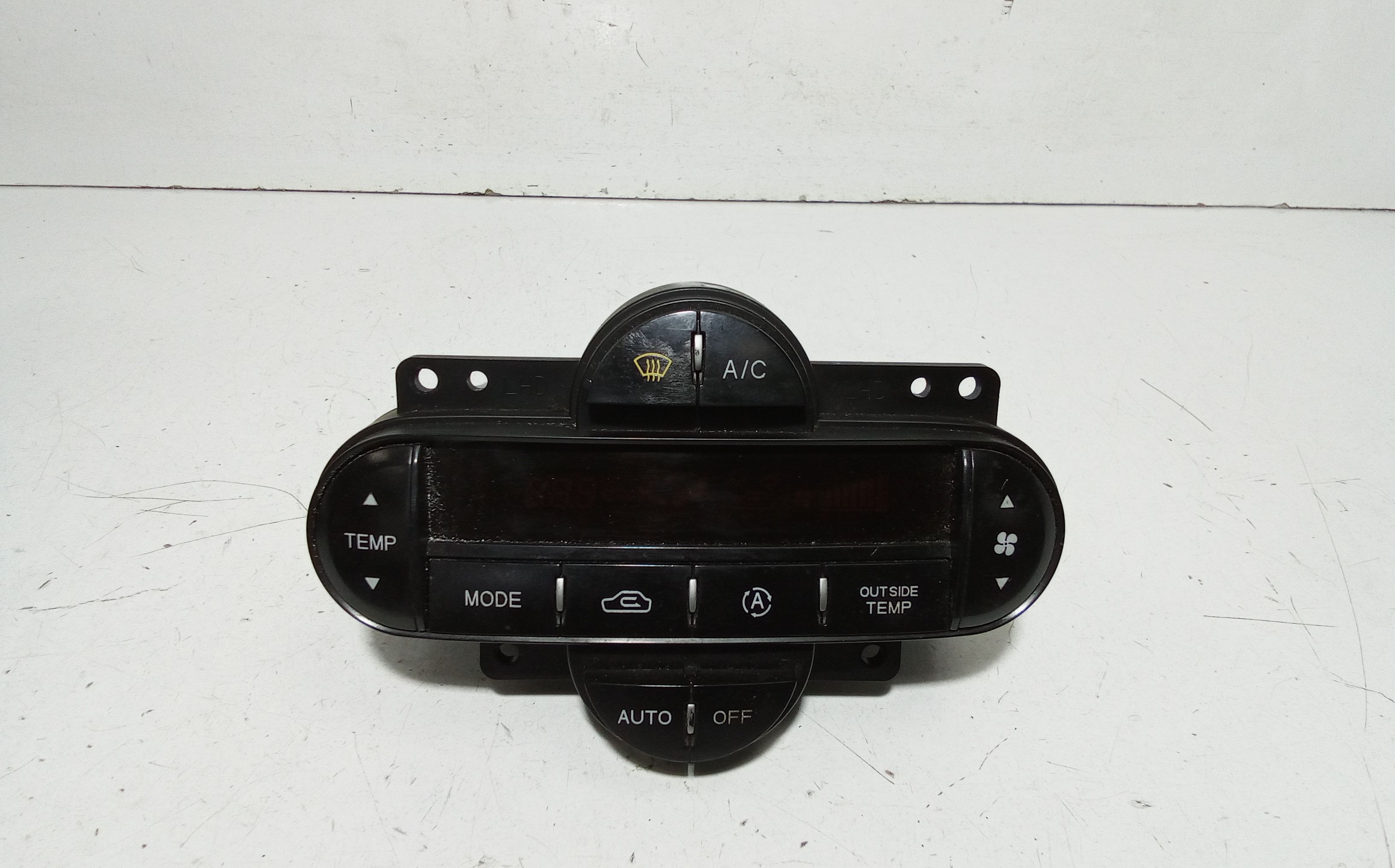 Blocco Comando Climatizzazione 0K2FB61190 Usato