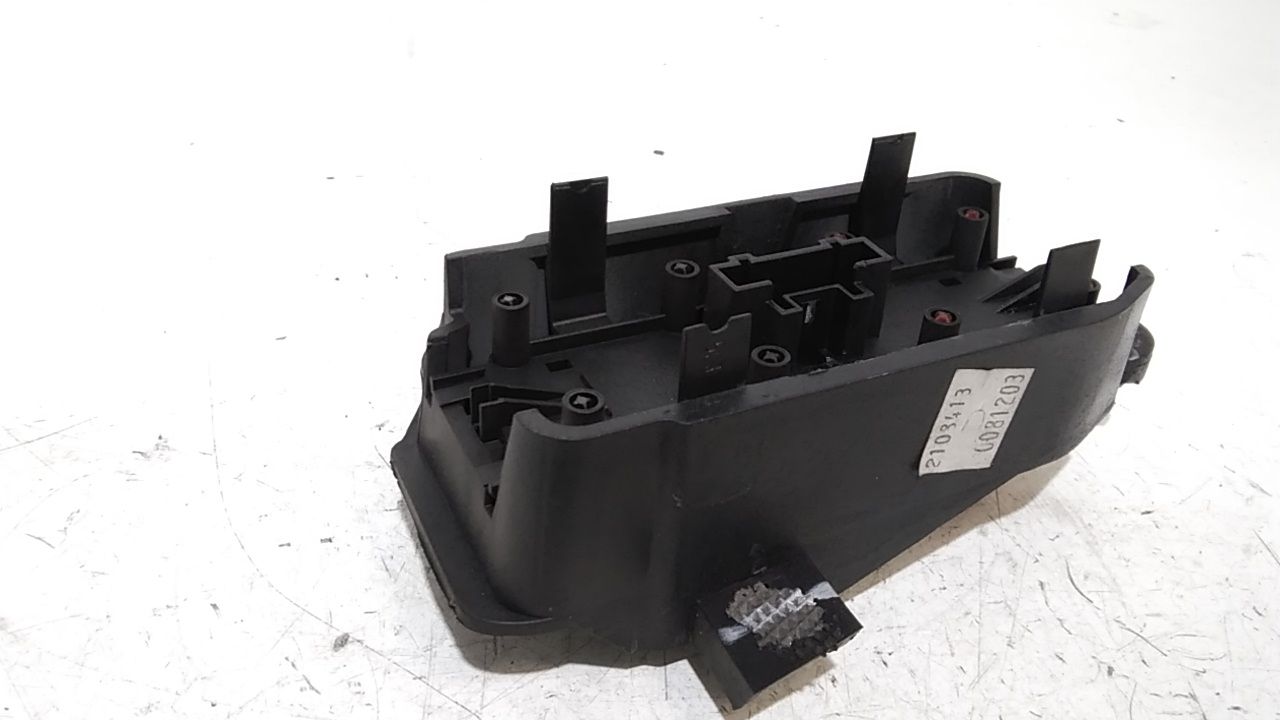 Interruttore Luci Emergenza 8200407415 Usato