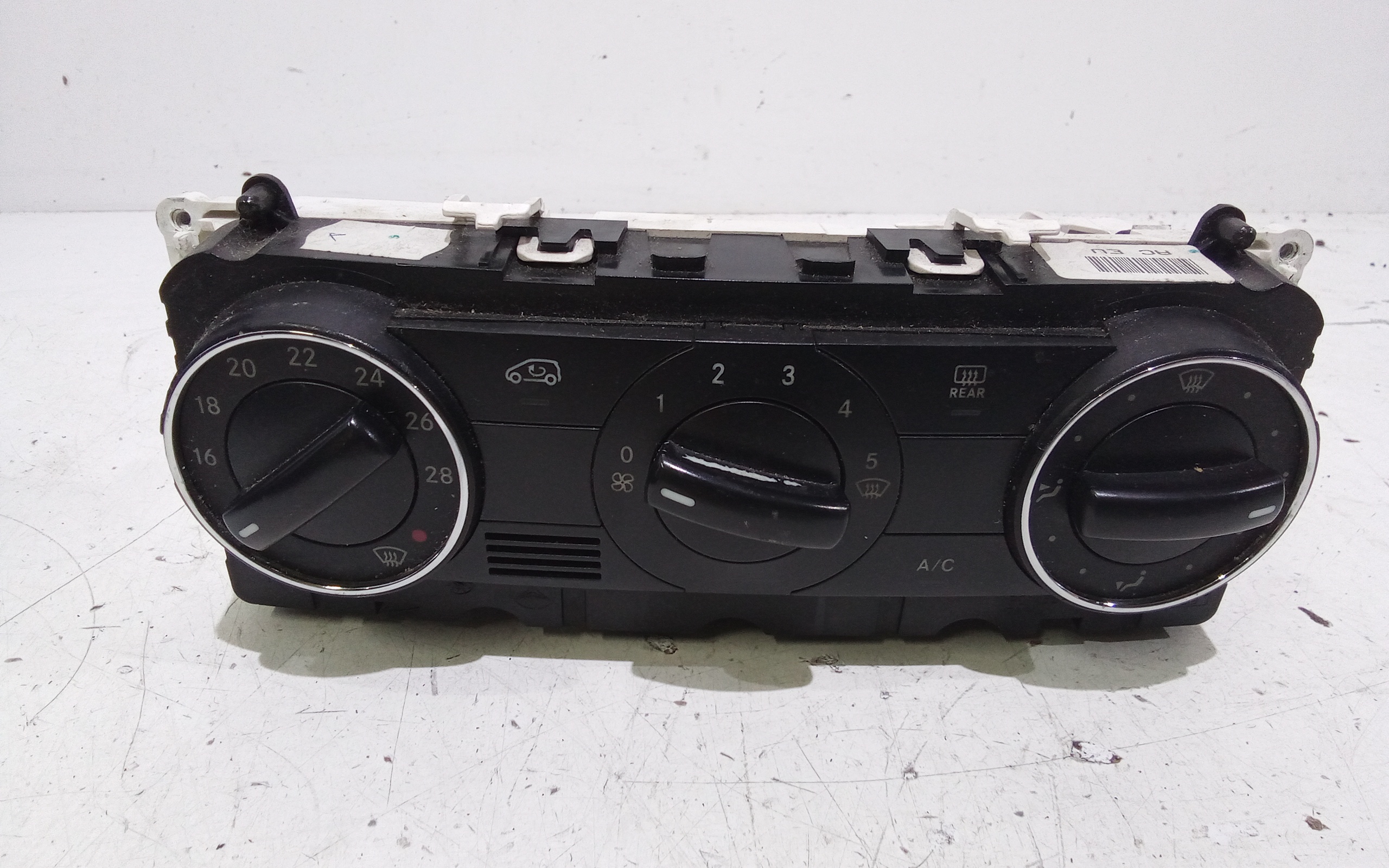 Blocco Comando Climatizzazione A1698302585 Usato