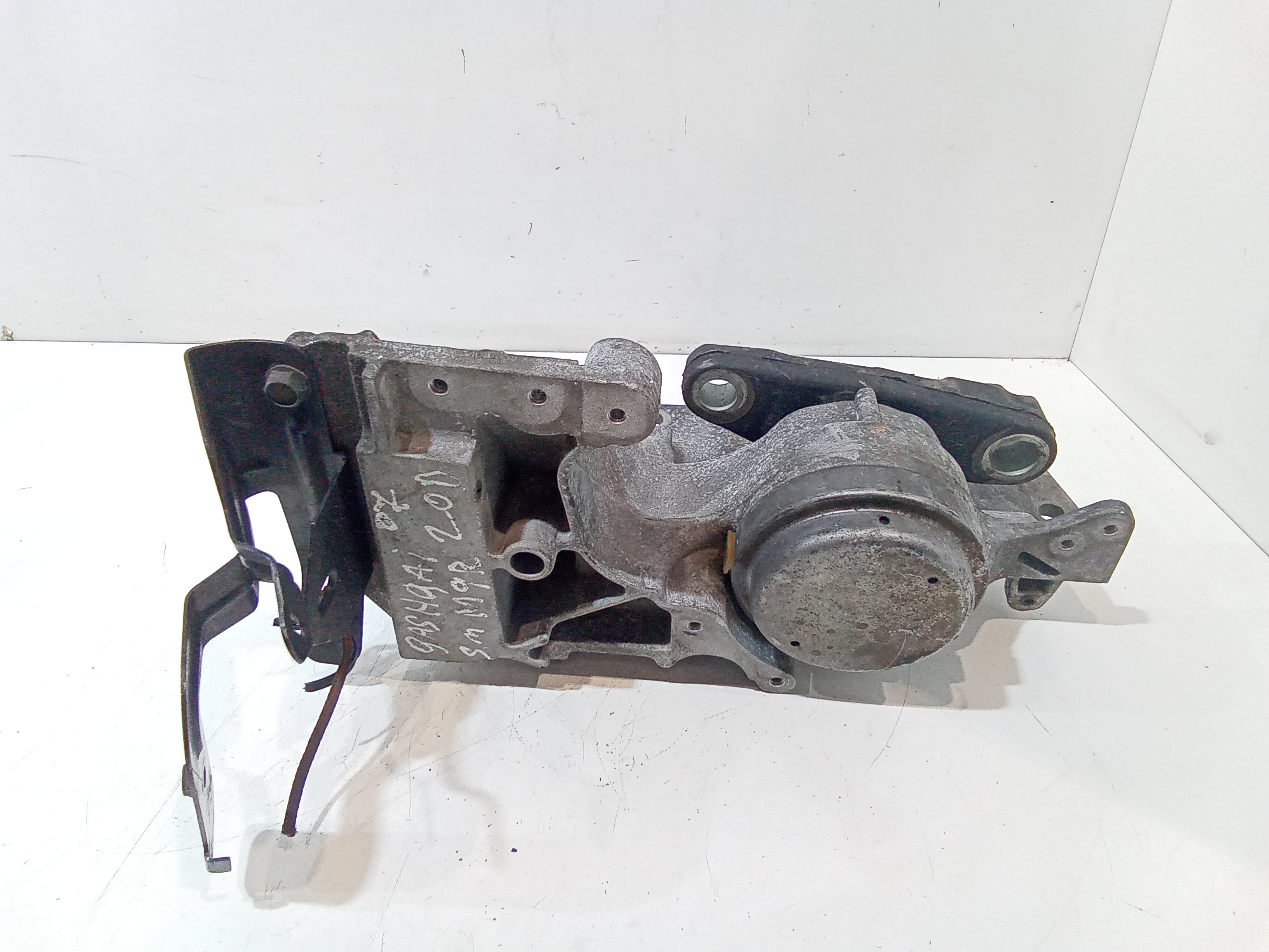 Piastra Alloggiamento Supporto Motore (Con Eventuale Bielletta O Tirante Associato) Usato