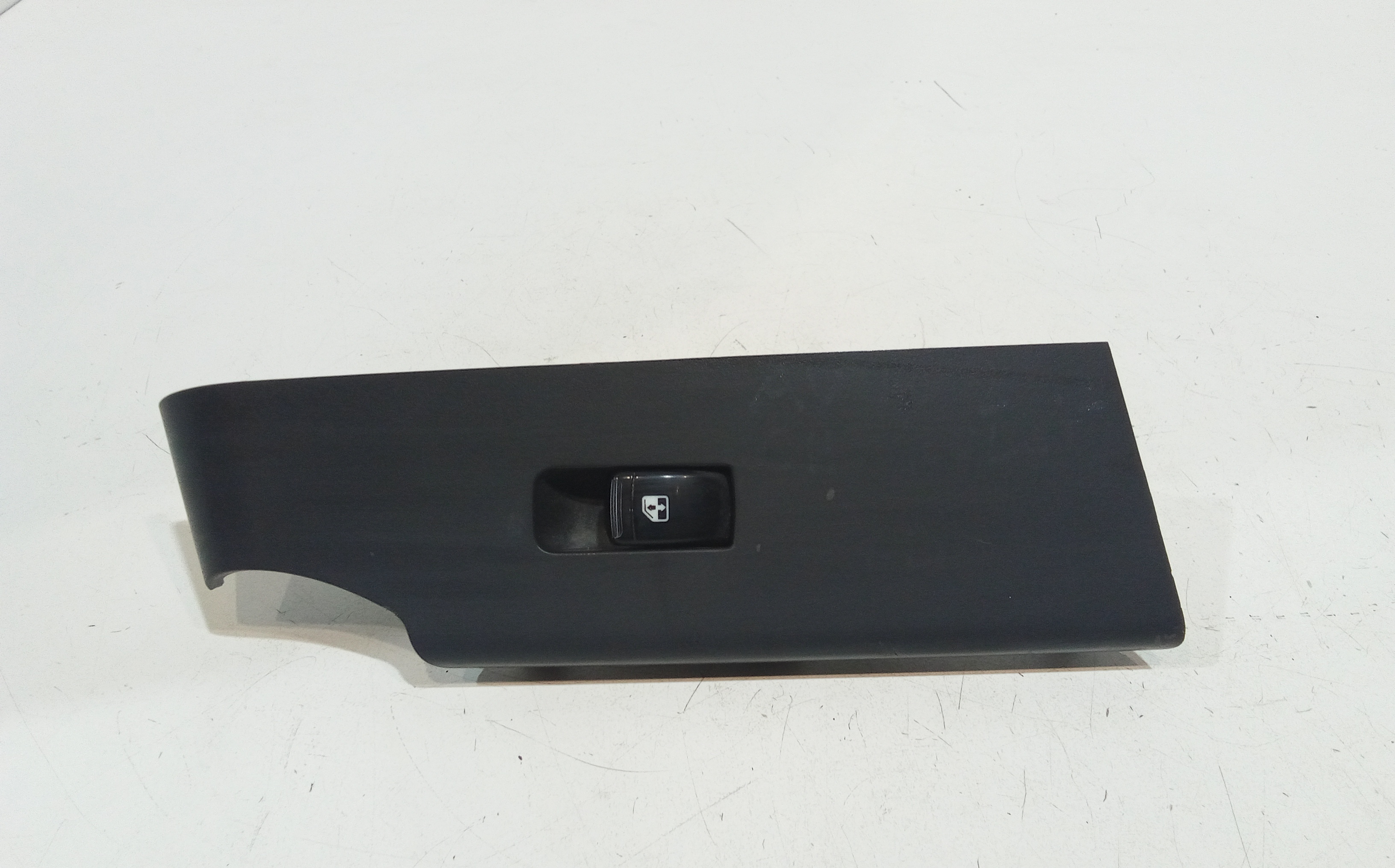 Interruttore Alzacristalli Porta Ant. Destro Usato