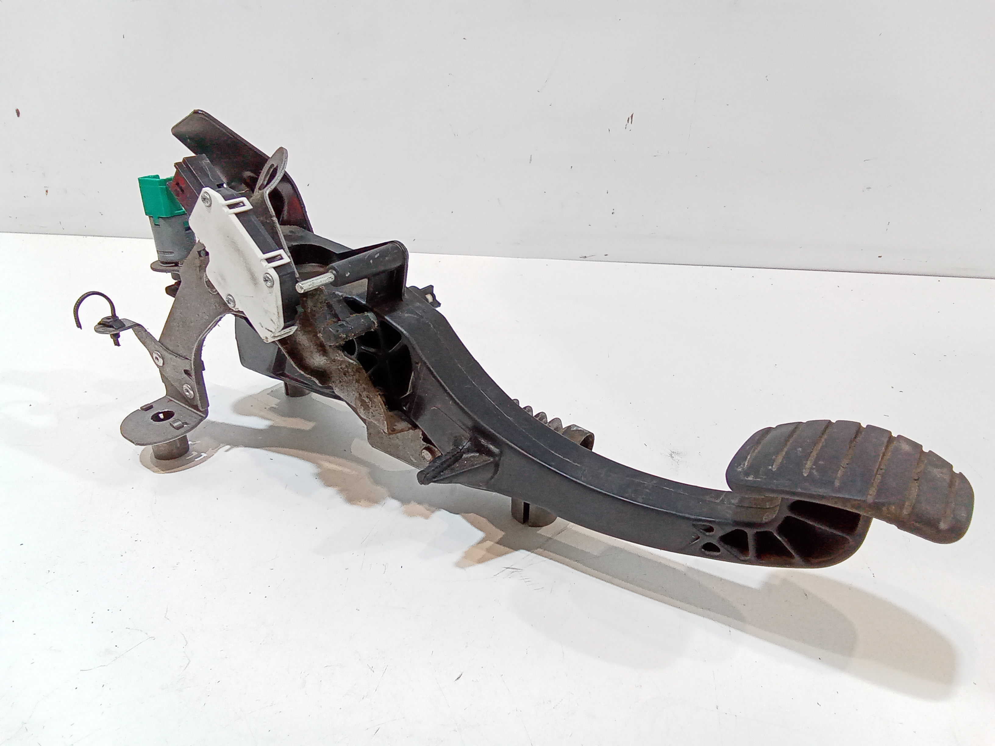 Pedale Frizione 465030036R Usato