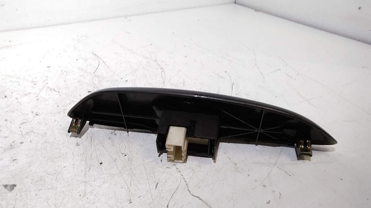 Interruttore Alzacristalli Porta Ant. Destro 8481012080 Usato
