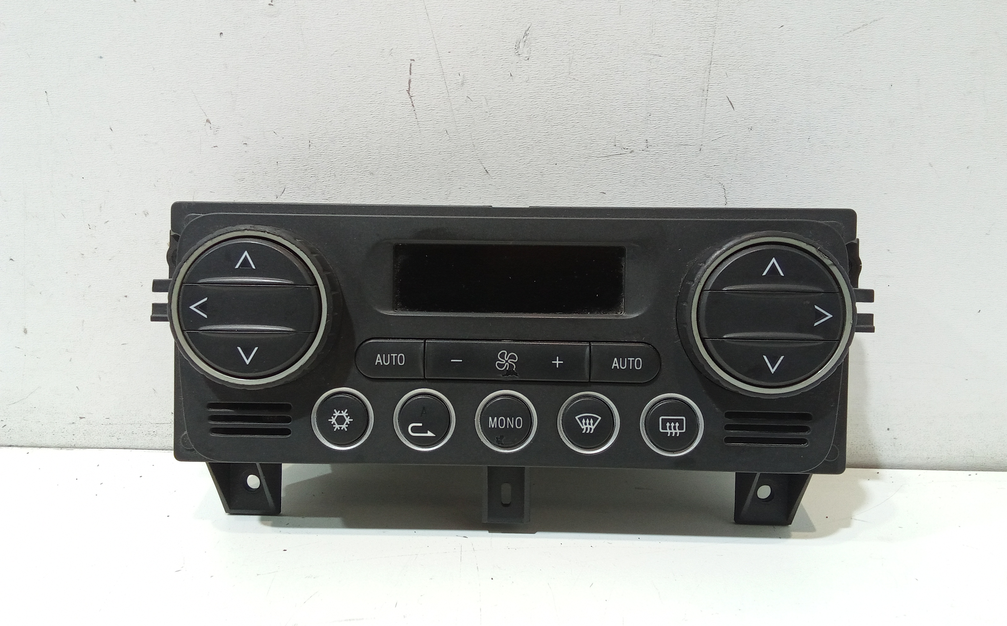 Blocco Comando Climatizzazione 60696621 Usato