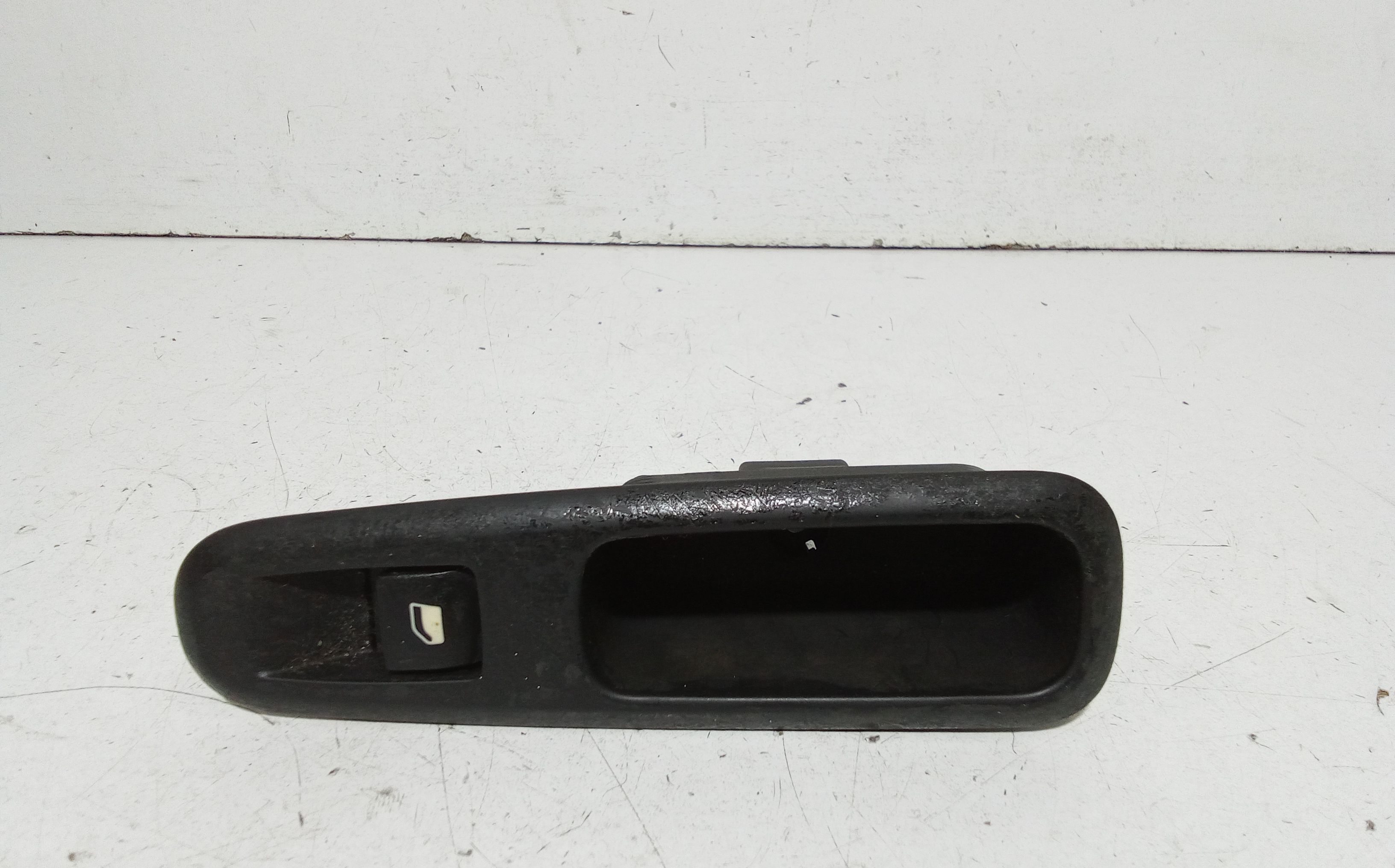 Interruttore Alzacristalli Porta Post. Destro 6490RK Usato