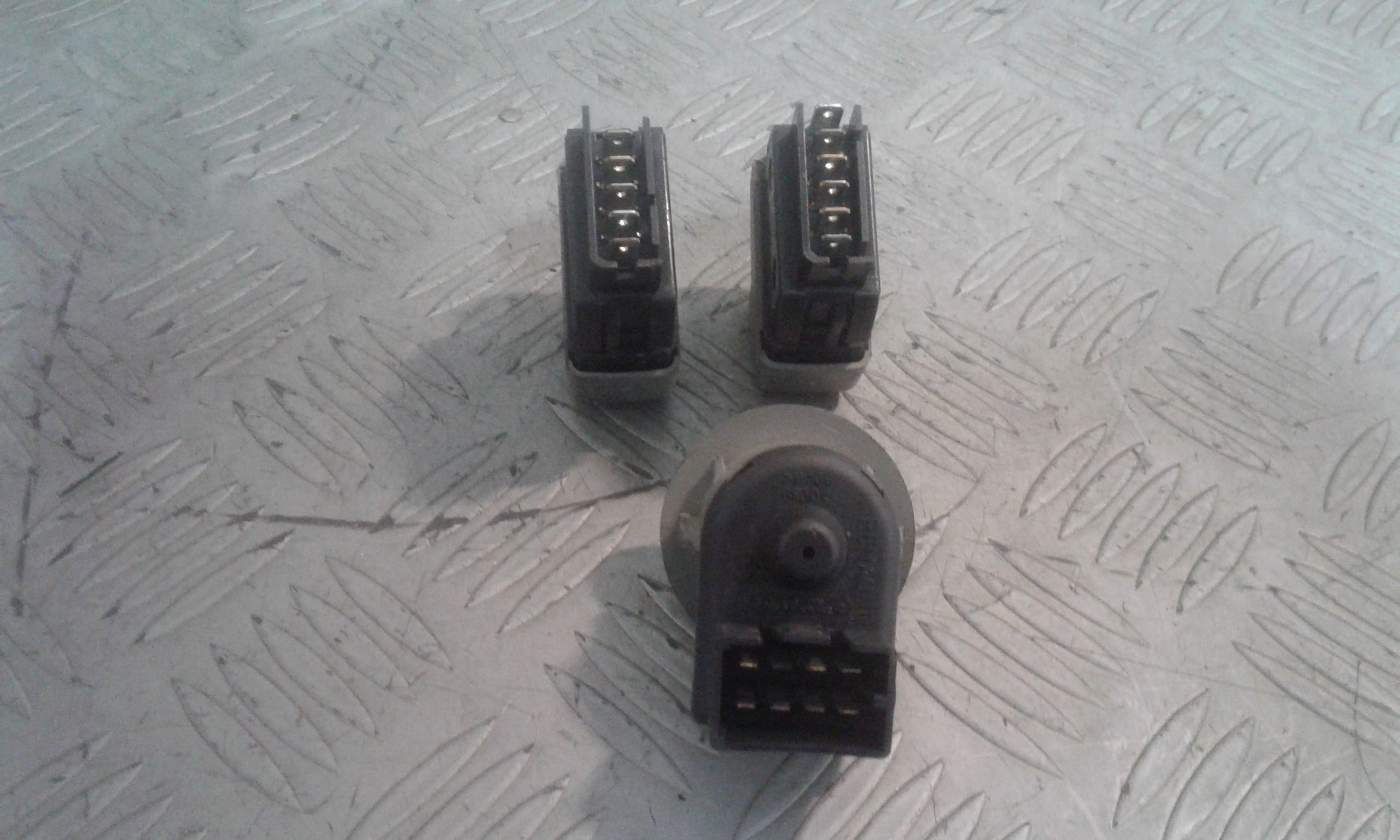 Interruttore Alzacristalli Porta Ant. Sinistro Usato