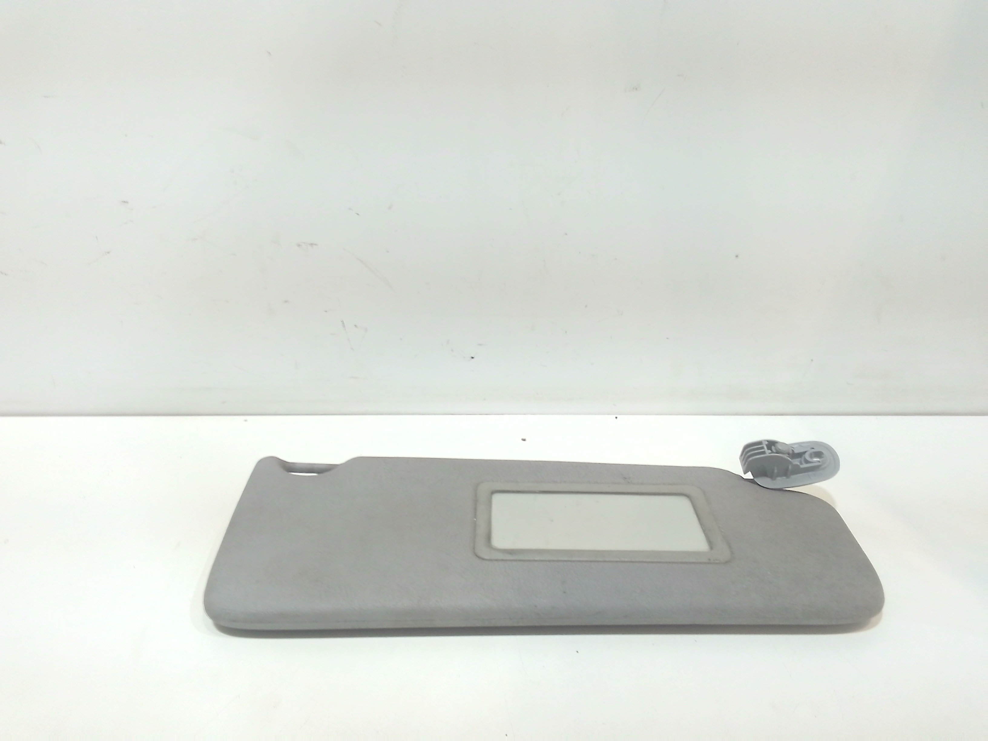 Aletta Parasole Parabrezza Destro 8200240038 Usato