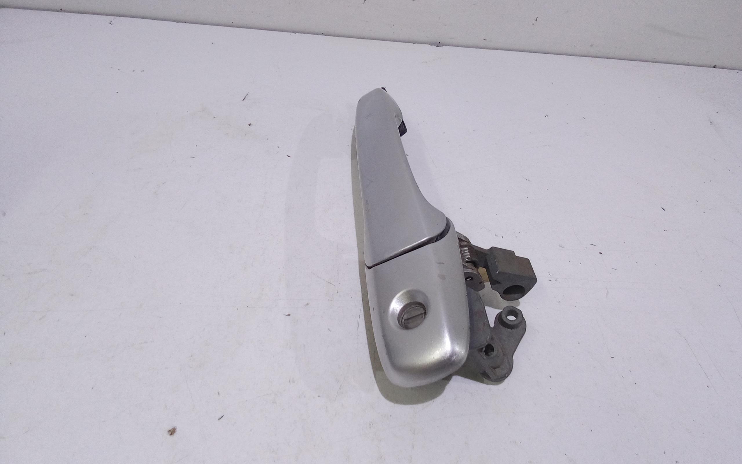 Maniglia Porta Ant. Sinistro GJ6A59410P16 Usato