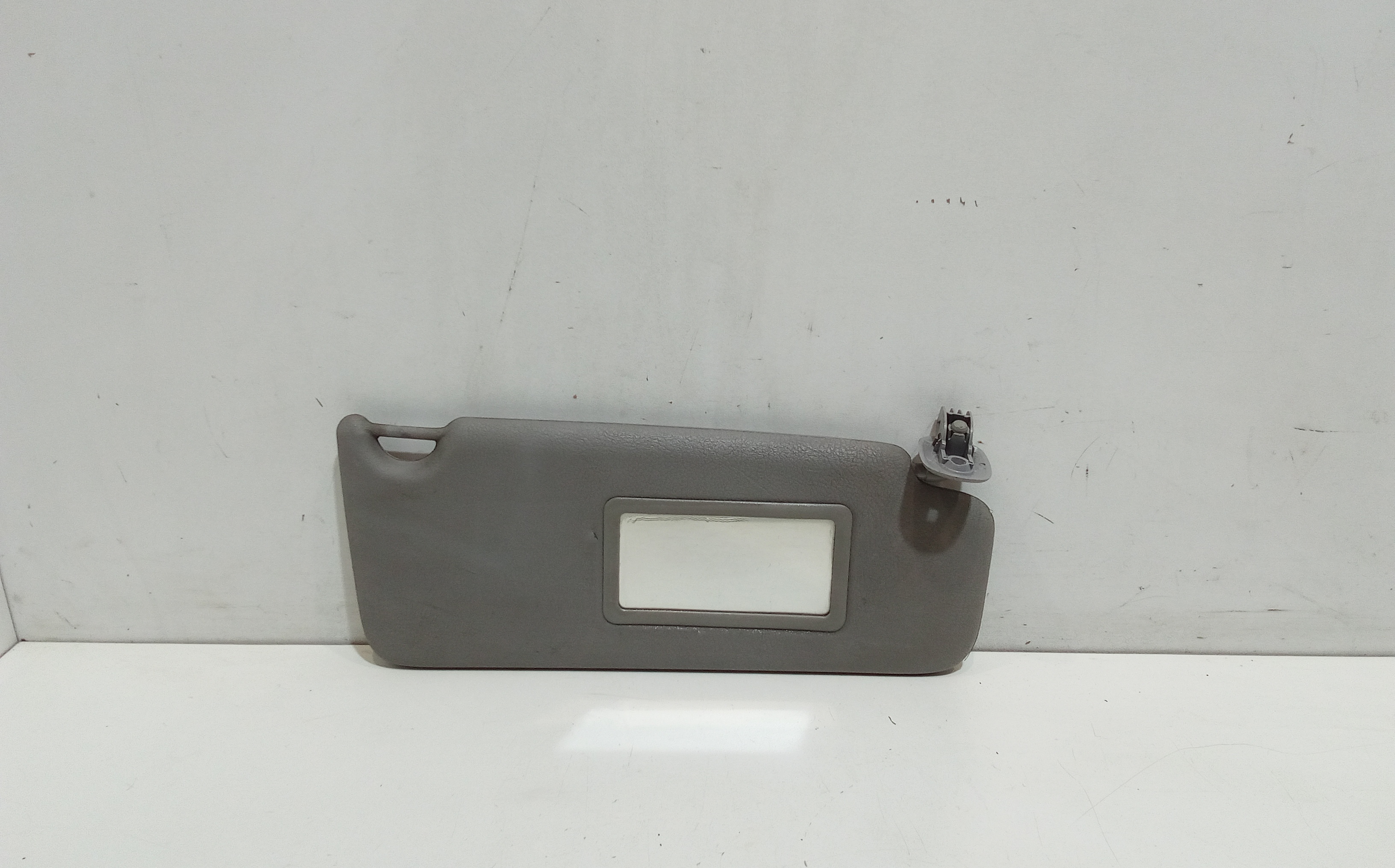 Aletta Parasole Parabrezza Destro 8200240038 Usato