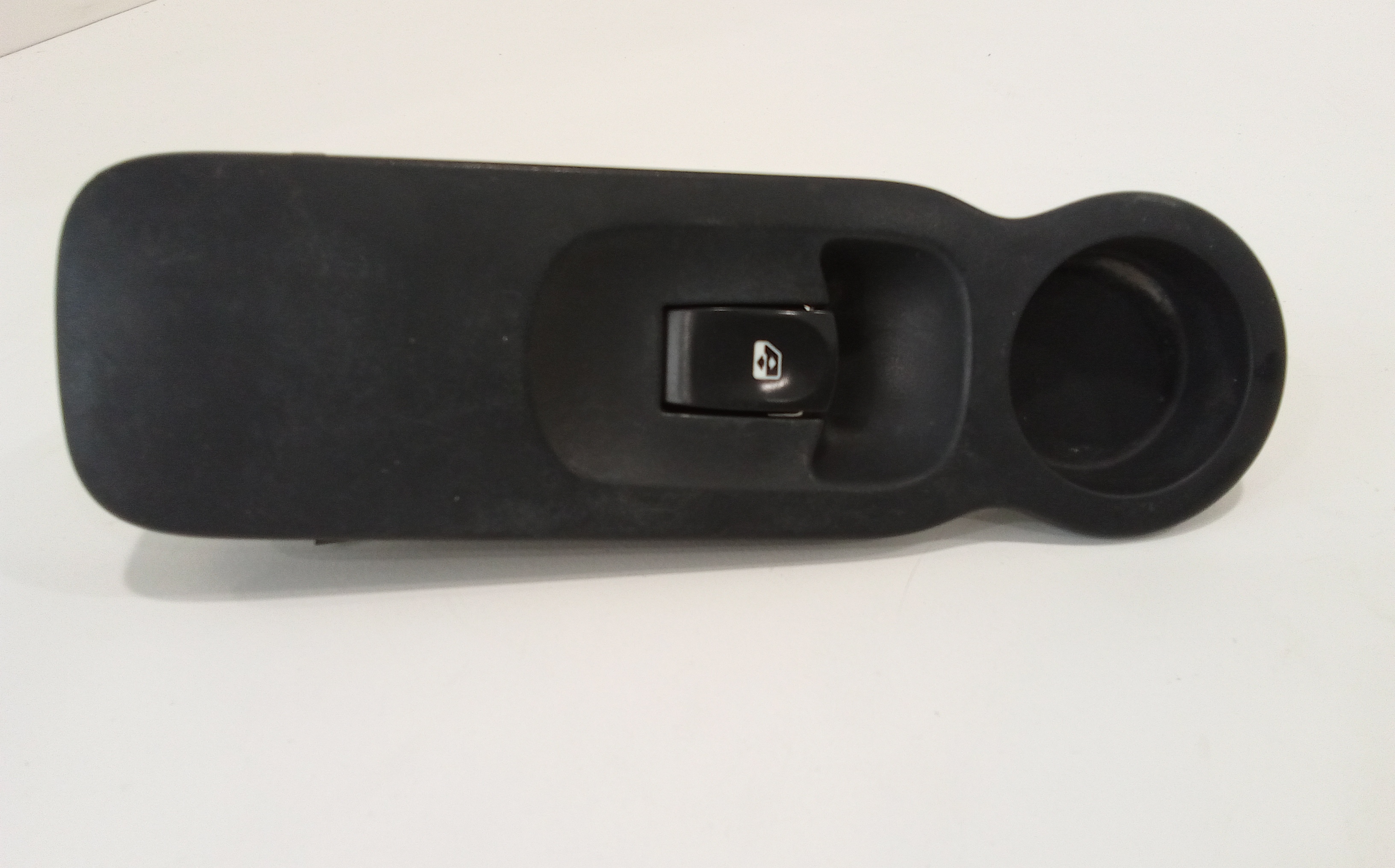 Interruttore Alzacristalli Porta Ant. Destro 8200214936 Usato